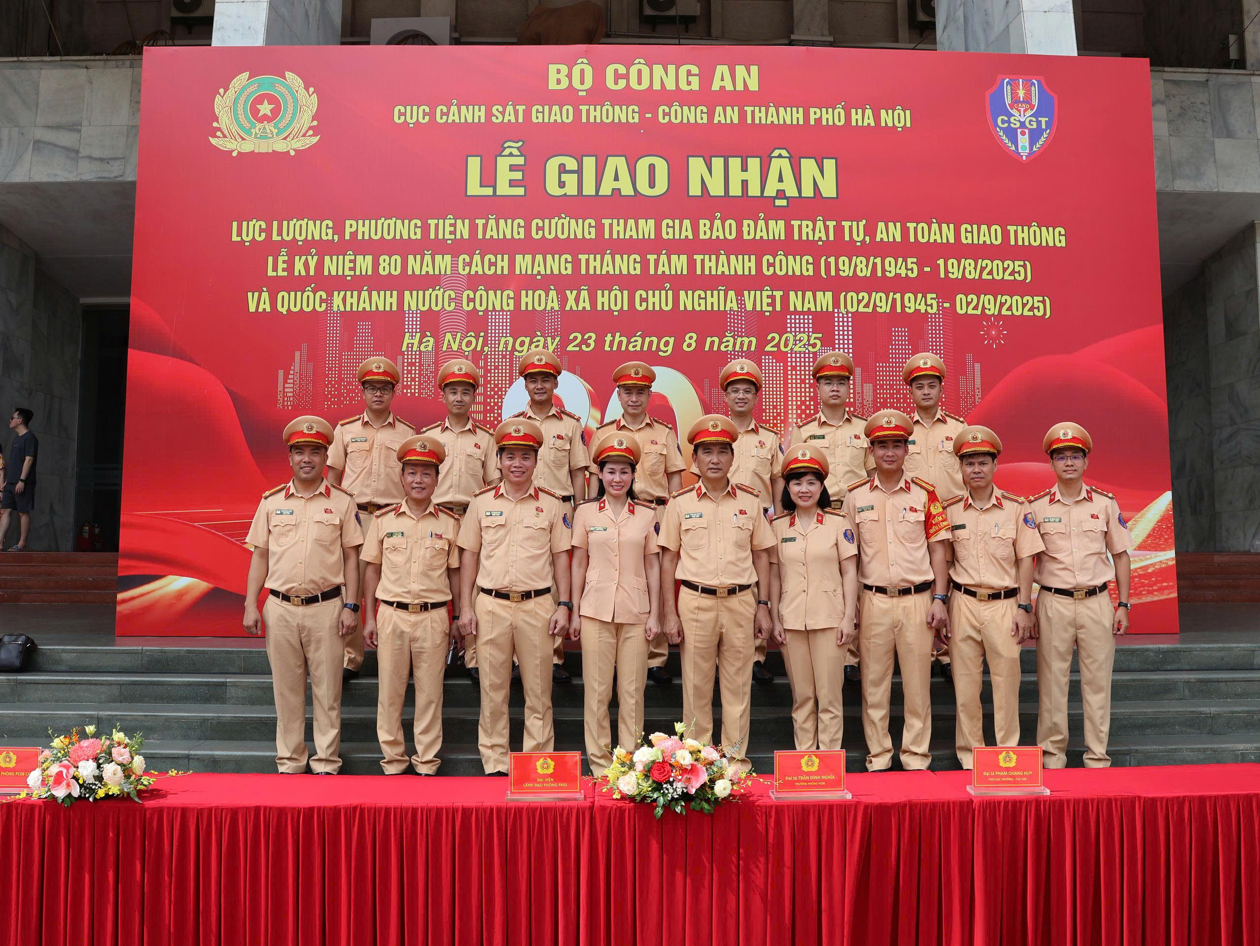 Hà Nội tiếp nhận hơn 600 Cảnh sát giao thông phục vụ Lễ duyệt binh, diễu binh A80 - ảnh 14