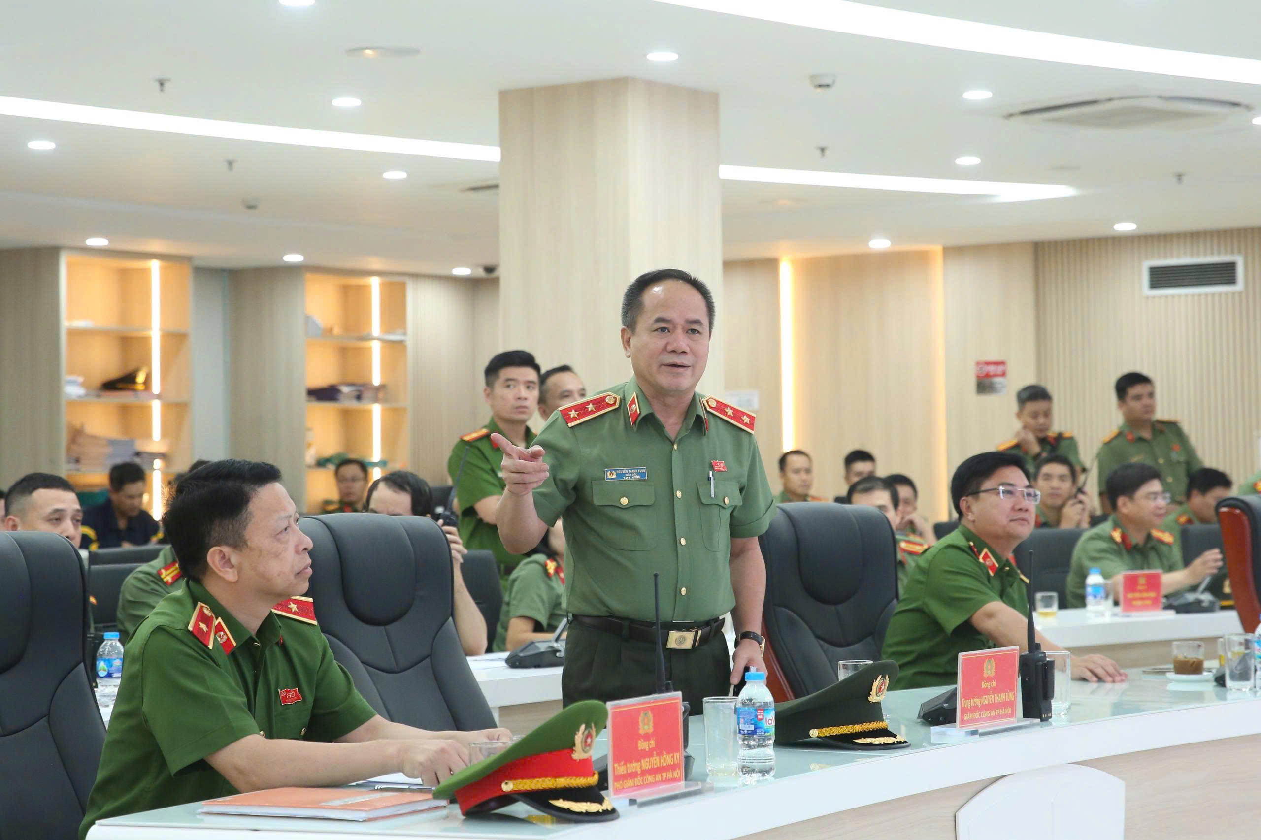 Ban Giám đốc Công an Hà Nội trực tiếp chỉ đạo công tác đảm bảo an ninh trật tự trong buổi tổng hợp luyện lần 2 - ảnh 1