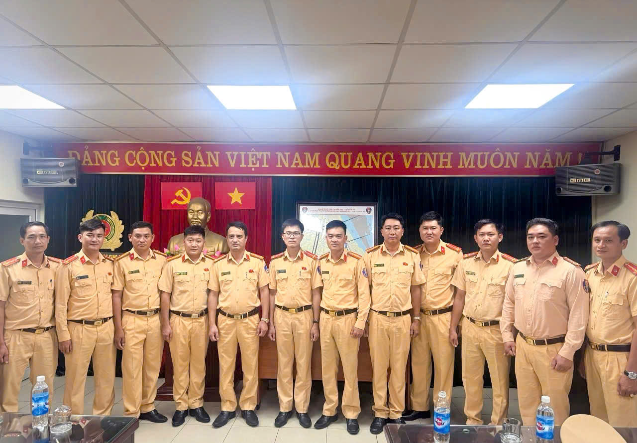 Cục CSGT thăm, động viên lực lượng tăng cường tại Hà Nội trong Lễ kỷ niệm Quốc khánh 2/9 - ảnh 3