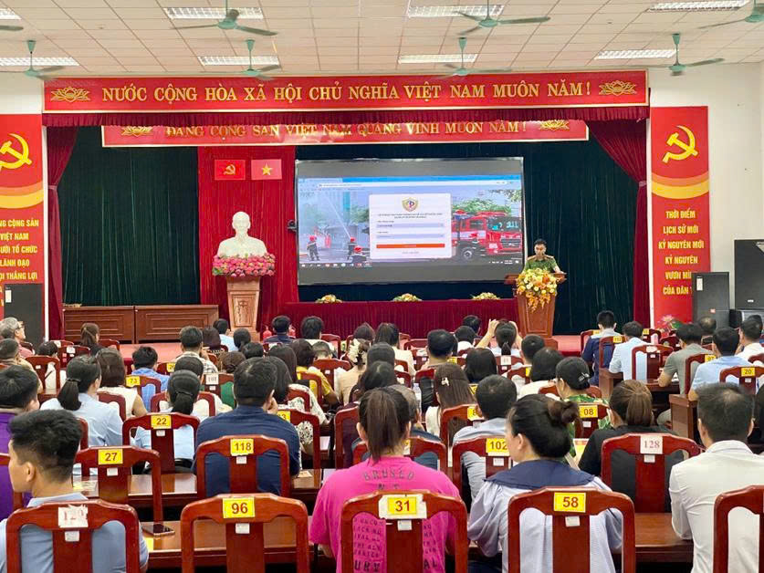 Tăng cường khai báo, cập nhật dữ liệu và kết nối hệ thống truyền tin báo cháy vì an toàn cộng đồng - ảnh 1