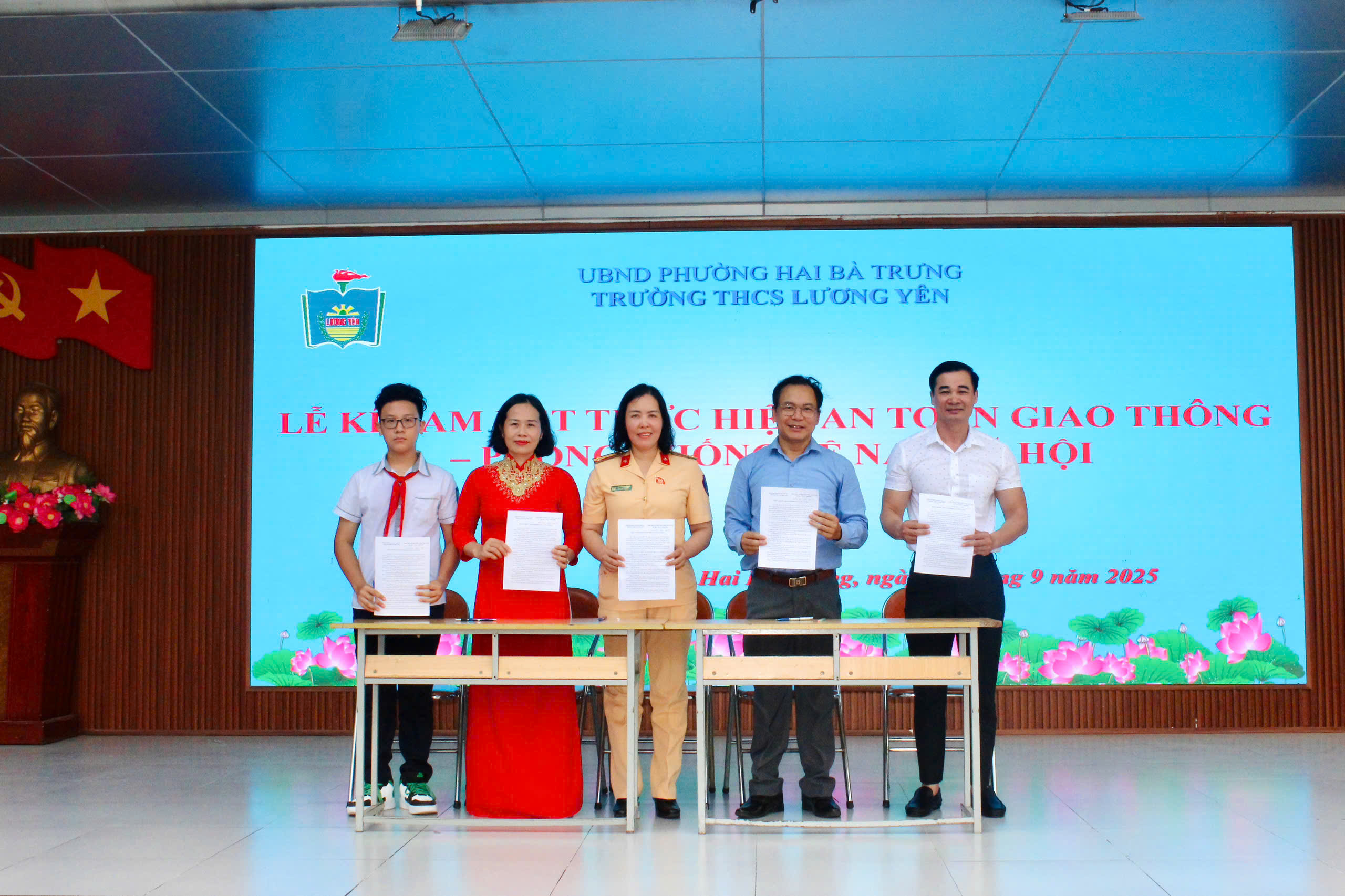 Hơn 6.000 học sinh được tuyên truyền pháp luật về trật tự an toàn giao thông - ảnh 4