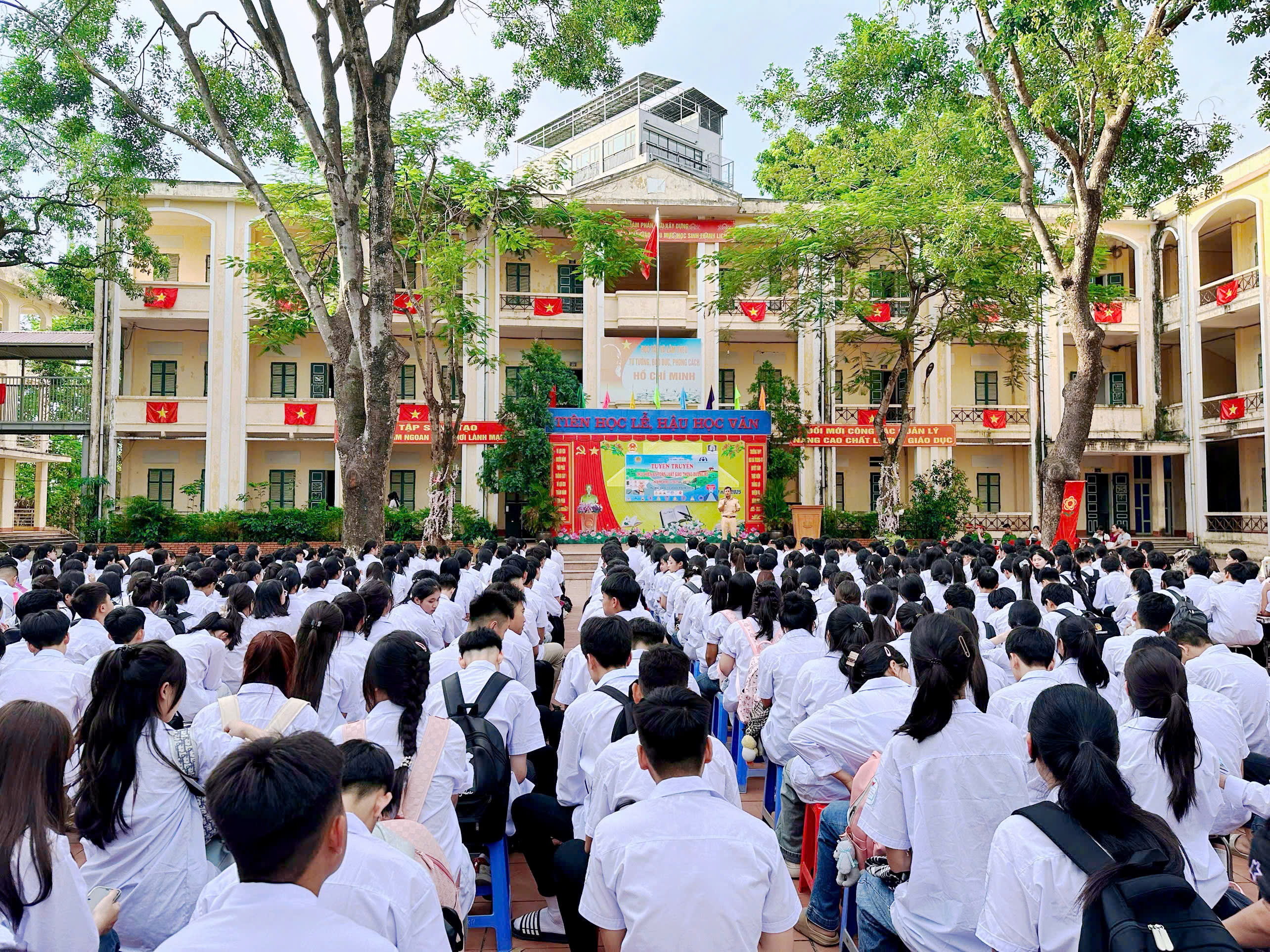 Hà Nội: Tiếp tục phối hợp đẩy mạnh tuyên truyền an toàn giao thông trong trường học - ảnh 1
