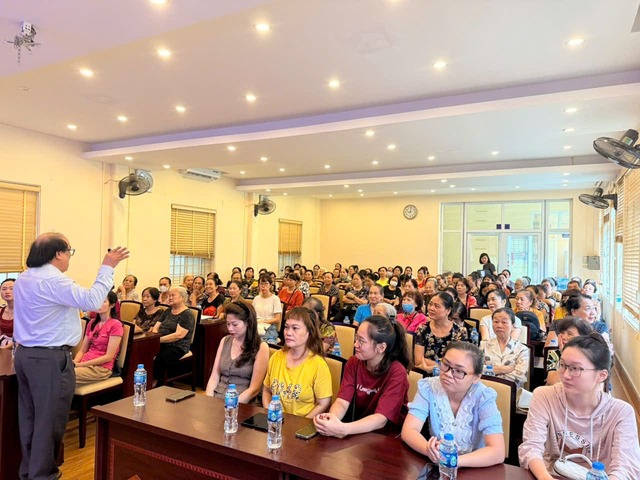 Phường Văn Miếu - Quốc Tử Giám: Hơn 300 người được truyền thông chăm sóc sức khỏe sinh sản - ảnh 2