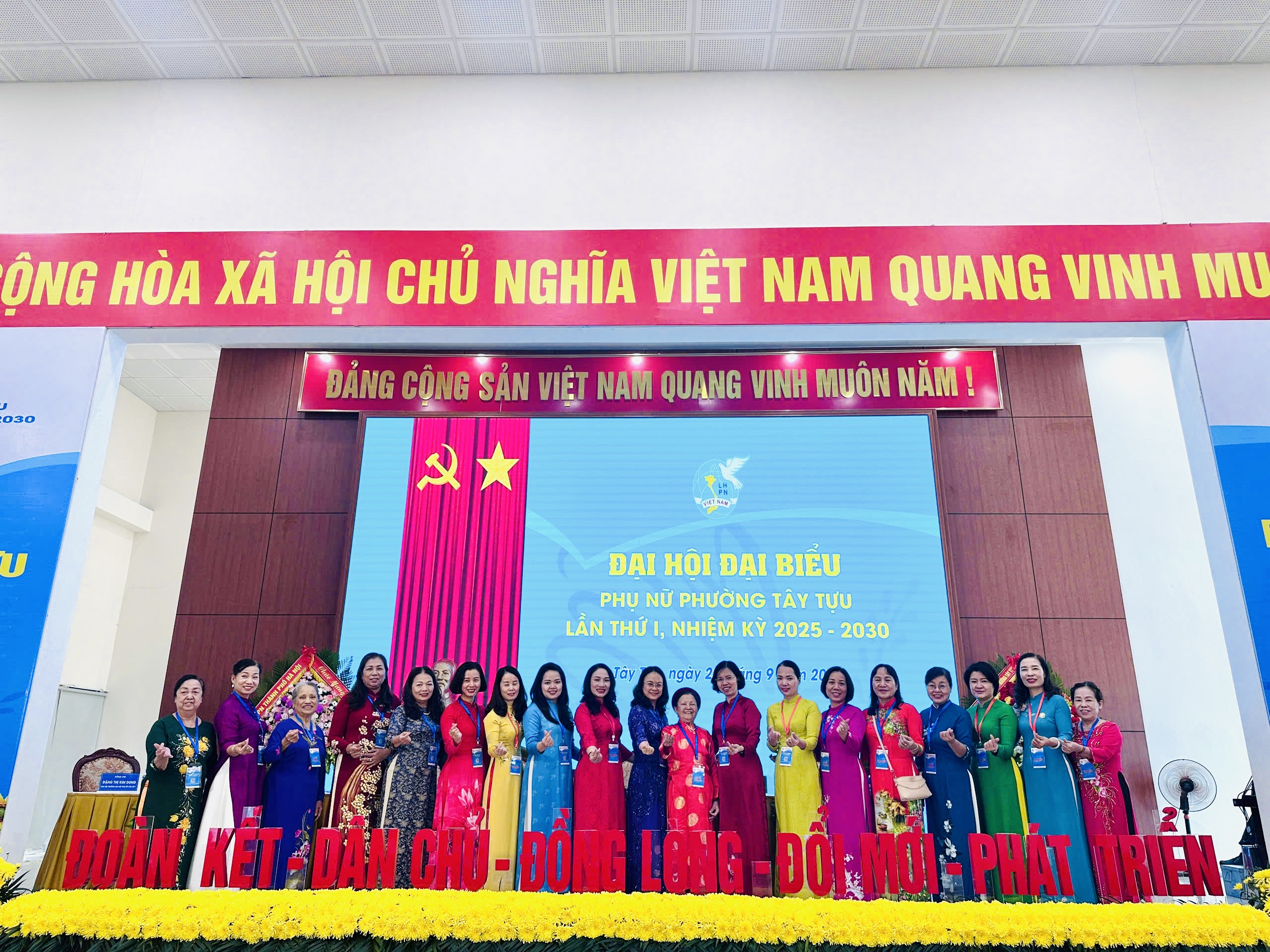 Phụ nữ phường Tây Tựu phát huy đoàn kết, sáng tạo, chủ động hội nhập - ảnh 5