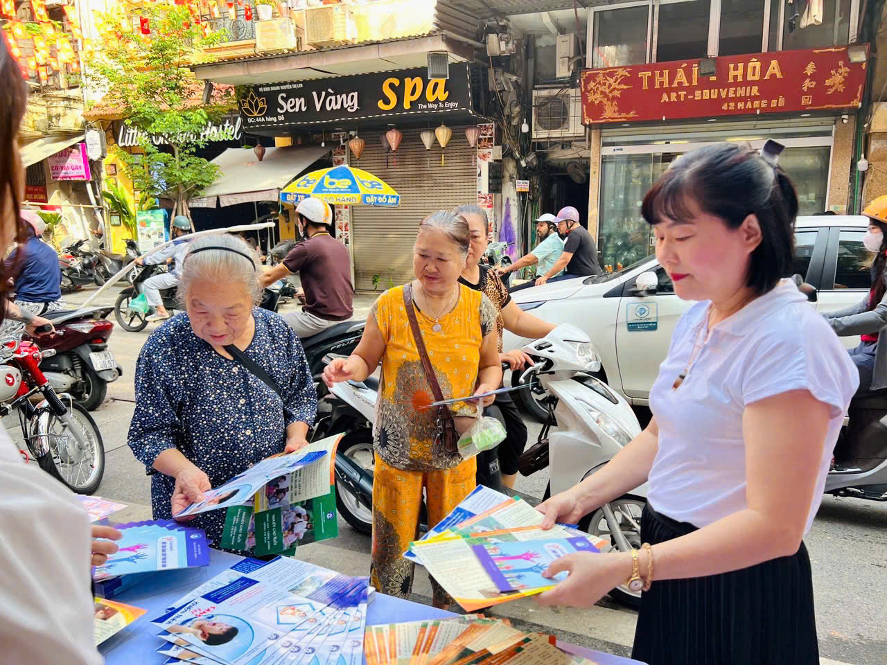 Phường Hoàn Kiếm đẩy mạnh tuyên truyền hưởng ứng ngày Quốc tế Trẻ em gái 11/10 - ảnh 1