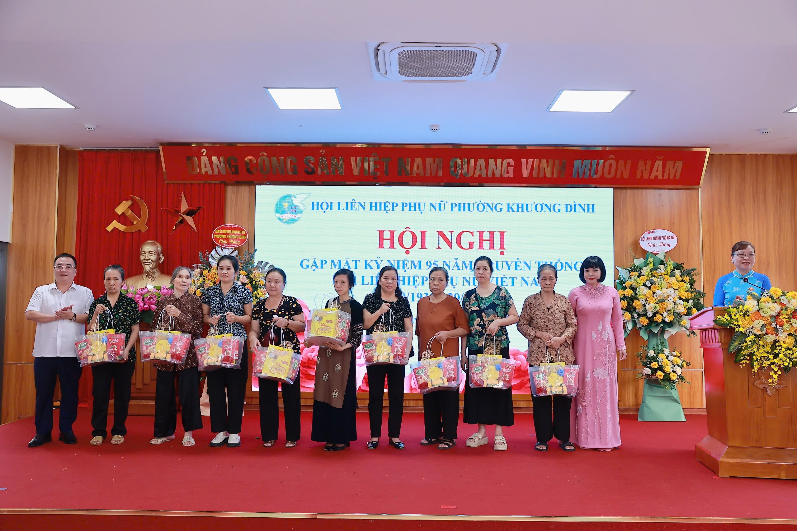 Hội LHPN phường Khương Đình gặp mặt kỷ niệm ngày 20/10 - ảnh 7