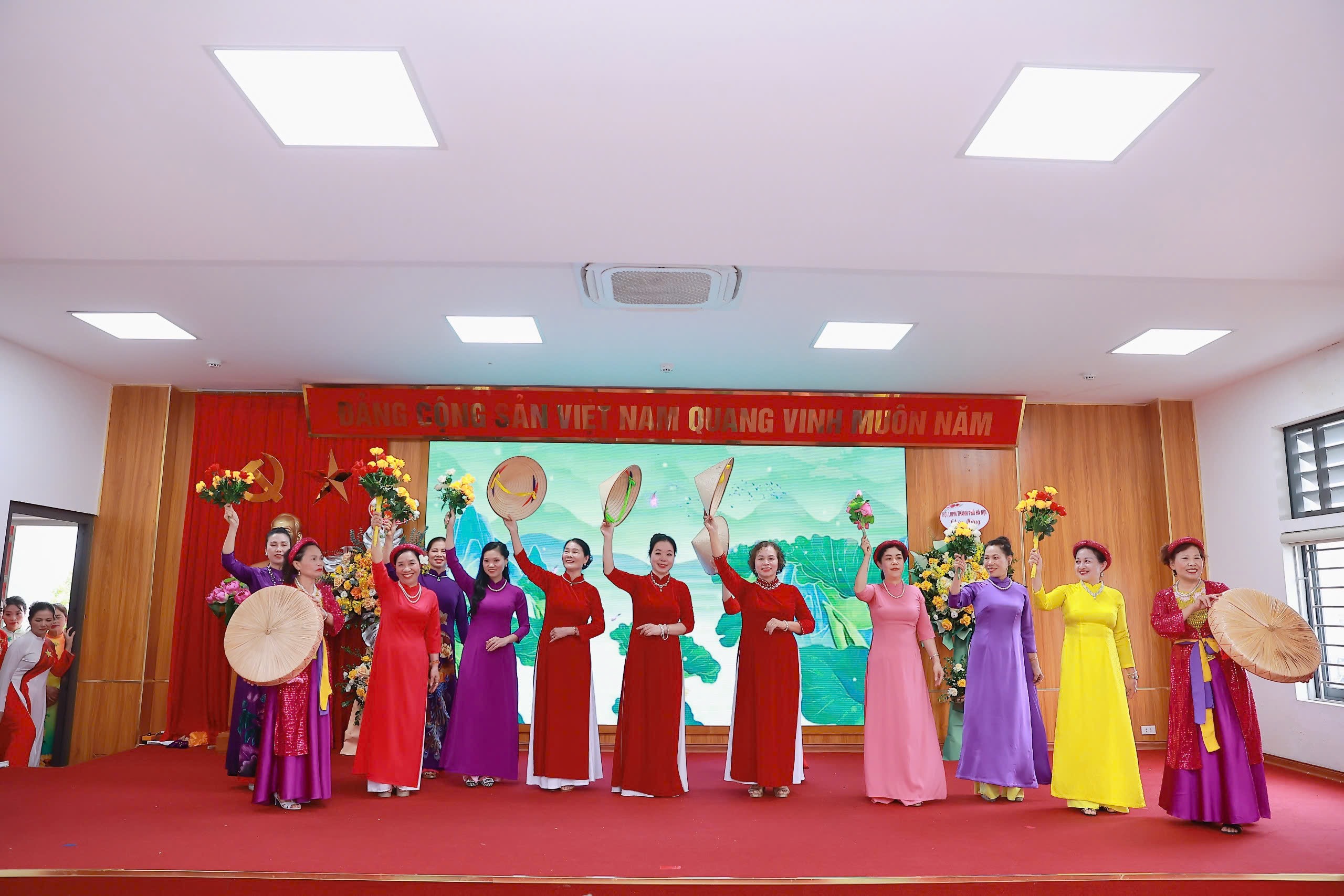 Hội LHPN phường Khương Đình gặp mặt kỷ niệm ngày 20/10 - ảnh 21