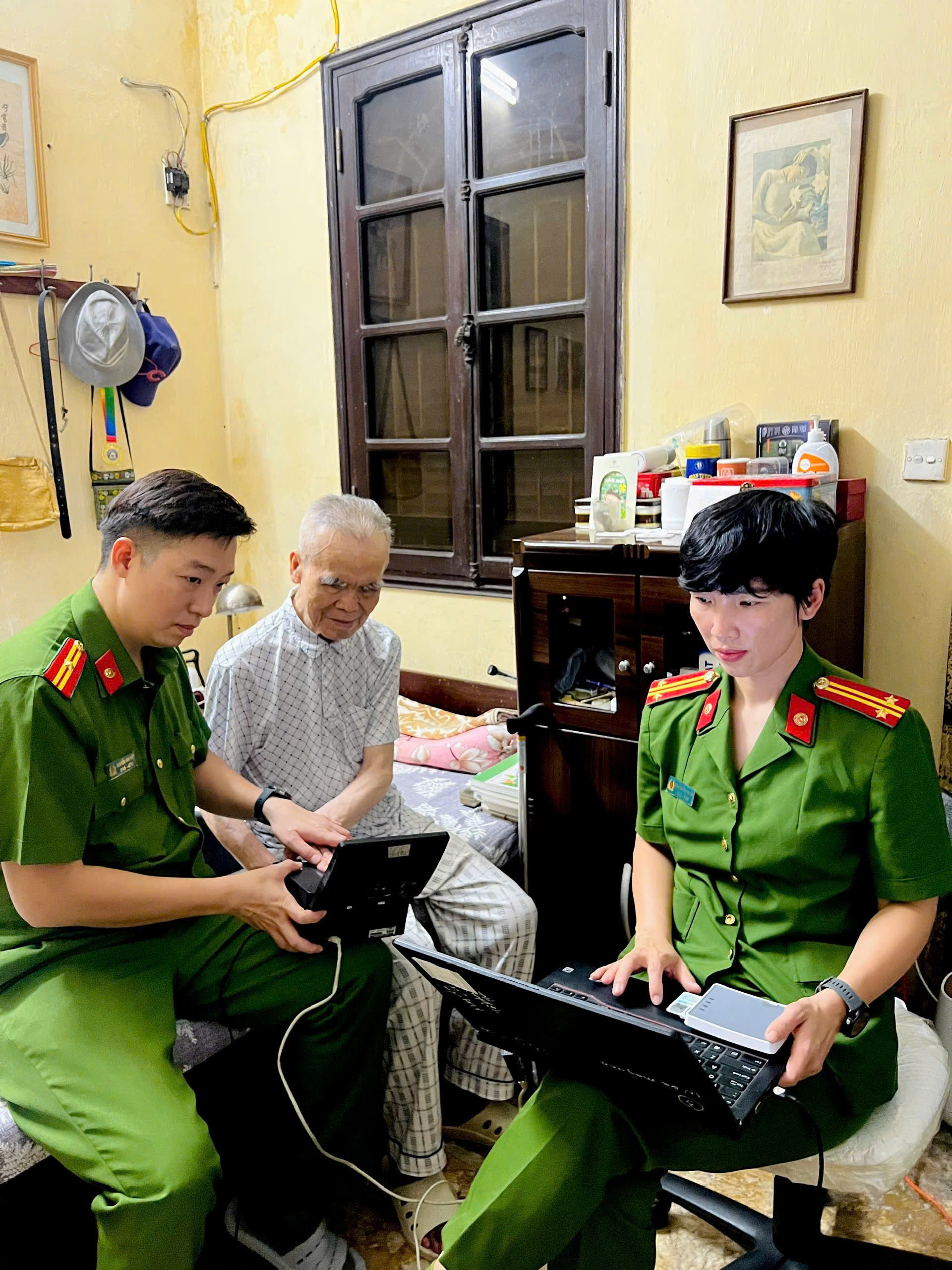 Dấu ấn Công an Thủ đô sau 6 tháng triển khai mô hình Công an địa phương 2 cấp - ảnh 3