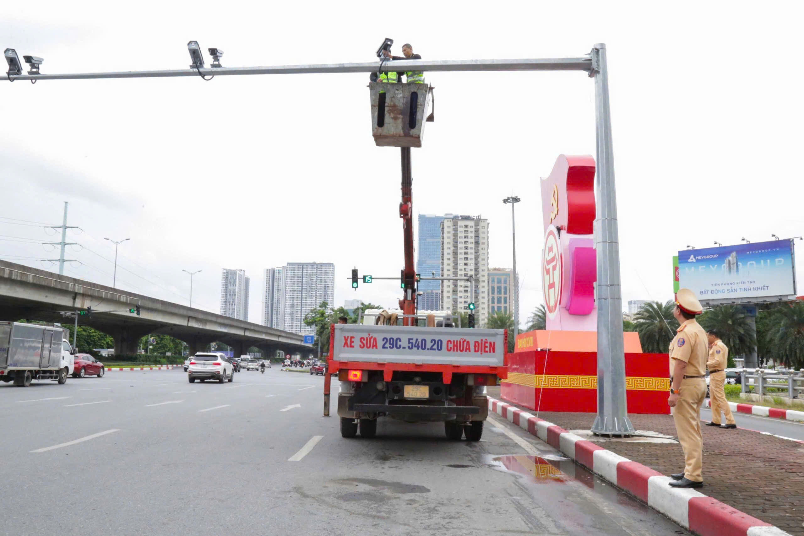 Hà Nội triển khai lắp đặt hơn 1.800 camera AI trên địa bàn - ảnh 6