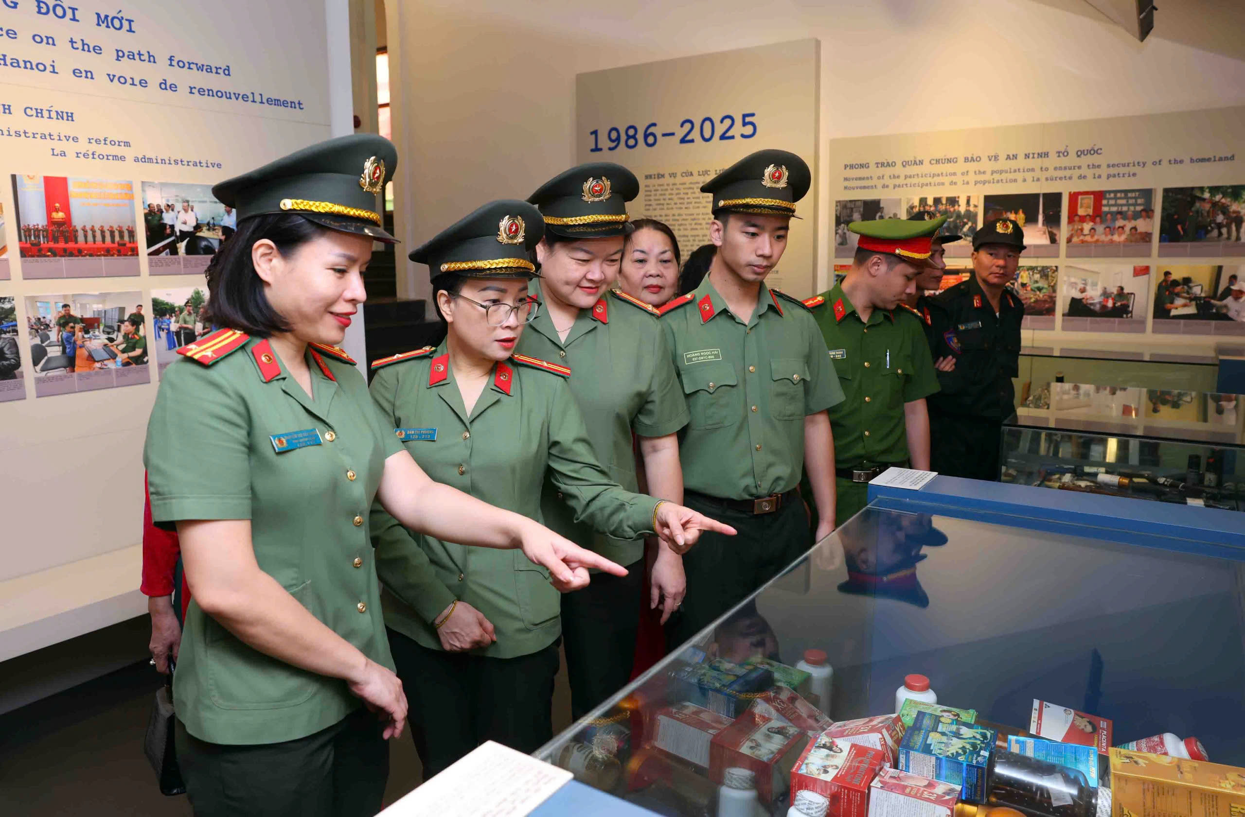 Khánh thành dự án cải tạo, nâng cấp Bảo tàng Công an Hà Nội - ảnh 6