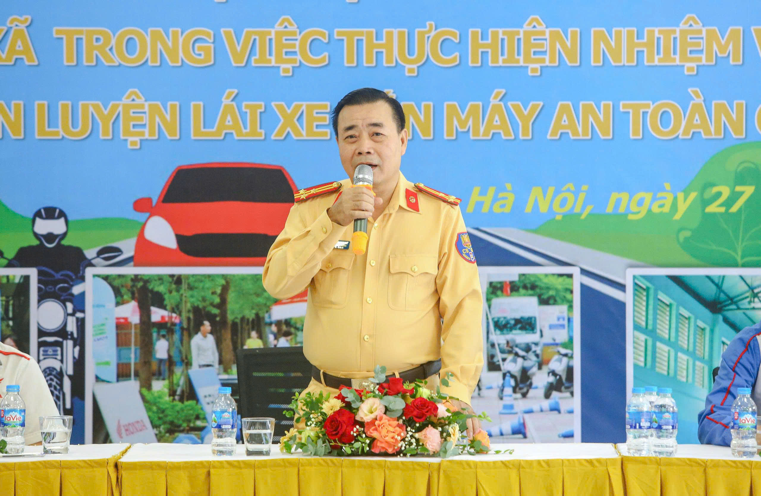 Hà Nội: Tập huấn kỹ năng hướng dẫn lái xe gắn máy an toàn cho lực lượng CSGT và Công an cấp xã  - ảnh 2