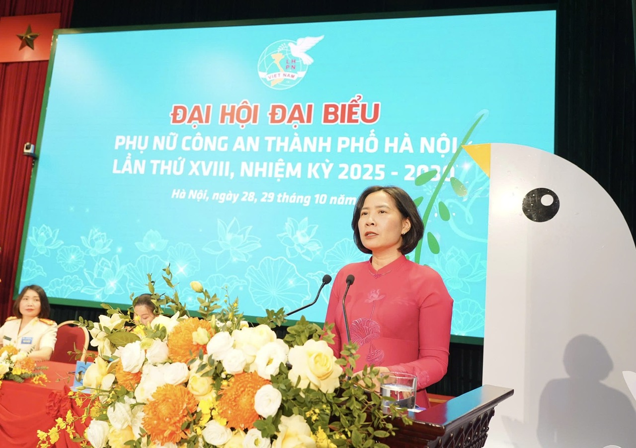 Phụ nữ Công an Thủ đô bản lĩnh, trí tuệ, nhân văn, sáng tạo, vì nhân dân phục vụ - ảnh 6