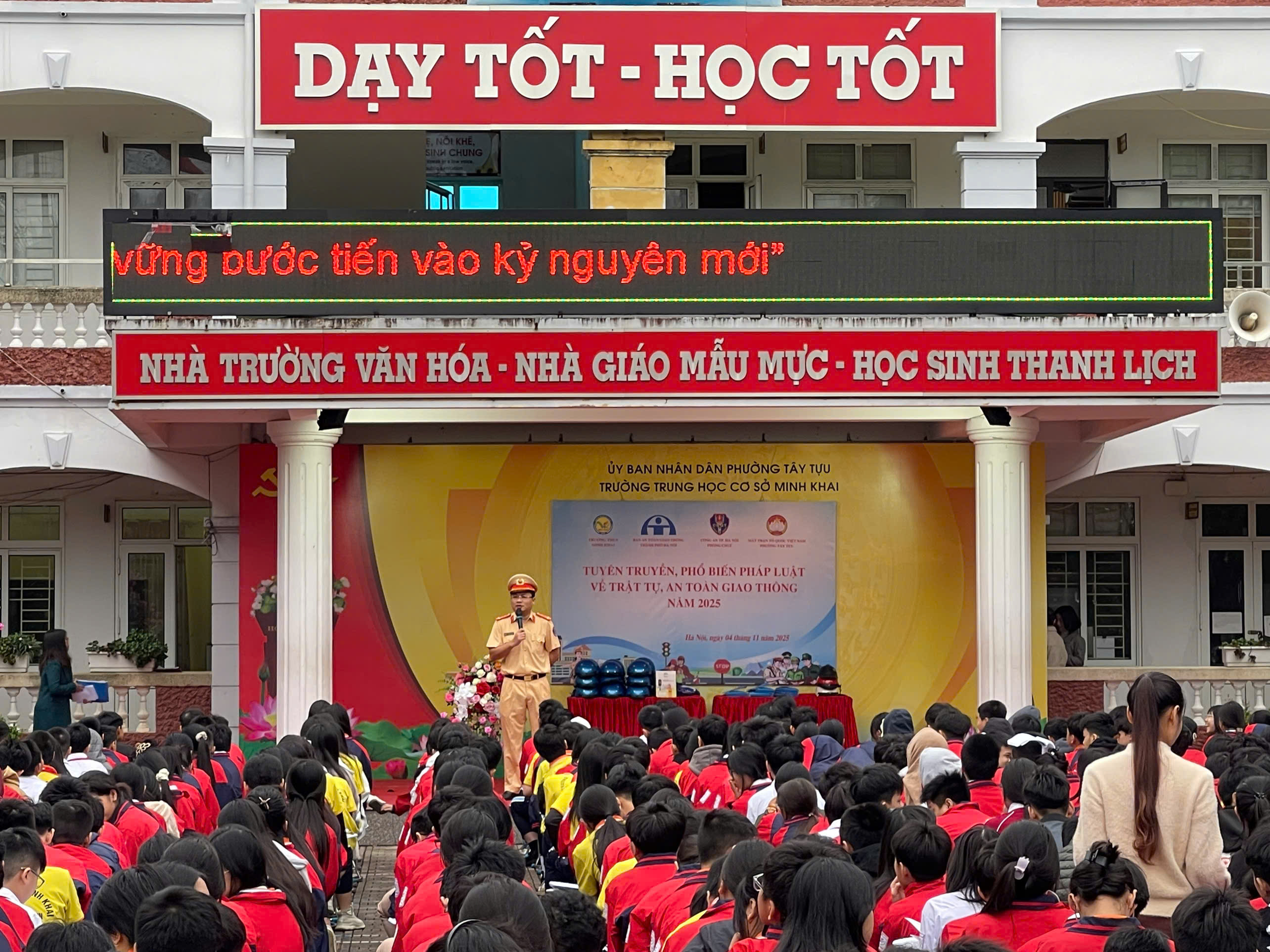 Phường Tây Tựu: Gần 1.500 học sinh được tuyên truyền Luật Giao thông đường bộ - ảnh 1