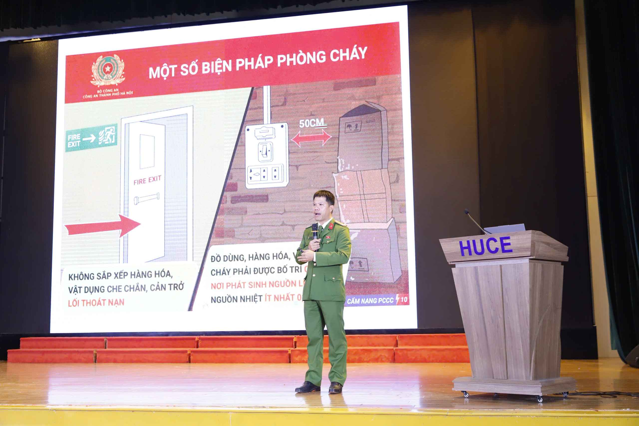 Hơn 1.000 sinh viên được tuyên truyền An toàn giao thông, phòng chống tội phạm an ninh mạng và phòng cháy chữa cháy - ảnh 5