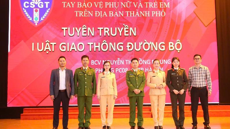 Hơn 1.000 sinh viên được tuyên truyền An toàn giao thông, phòng chống tội phạm an ninh mạng và phòng cháy chữa cháy - ảnh 2