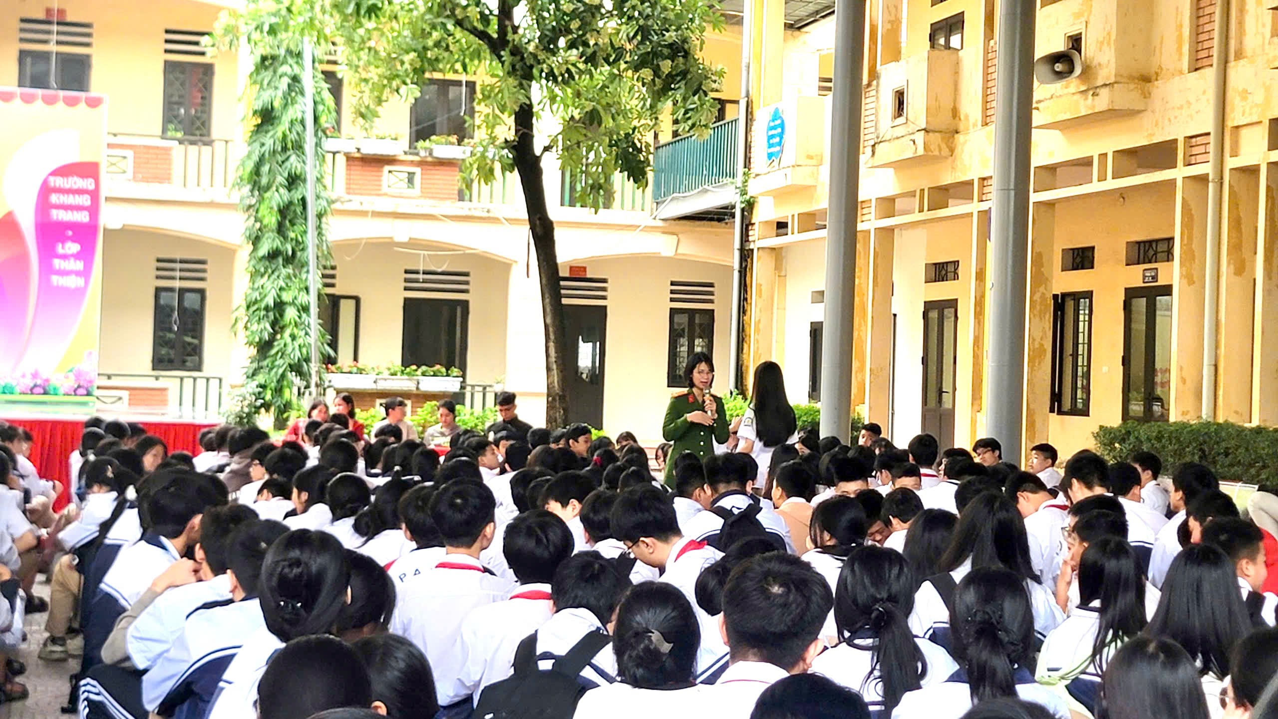 Hơn 800 học sinh, giáo viên xã Hoài Đức được tuyên truyền phòng, chống bạo lực học đường - ảnh 2