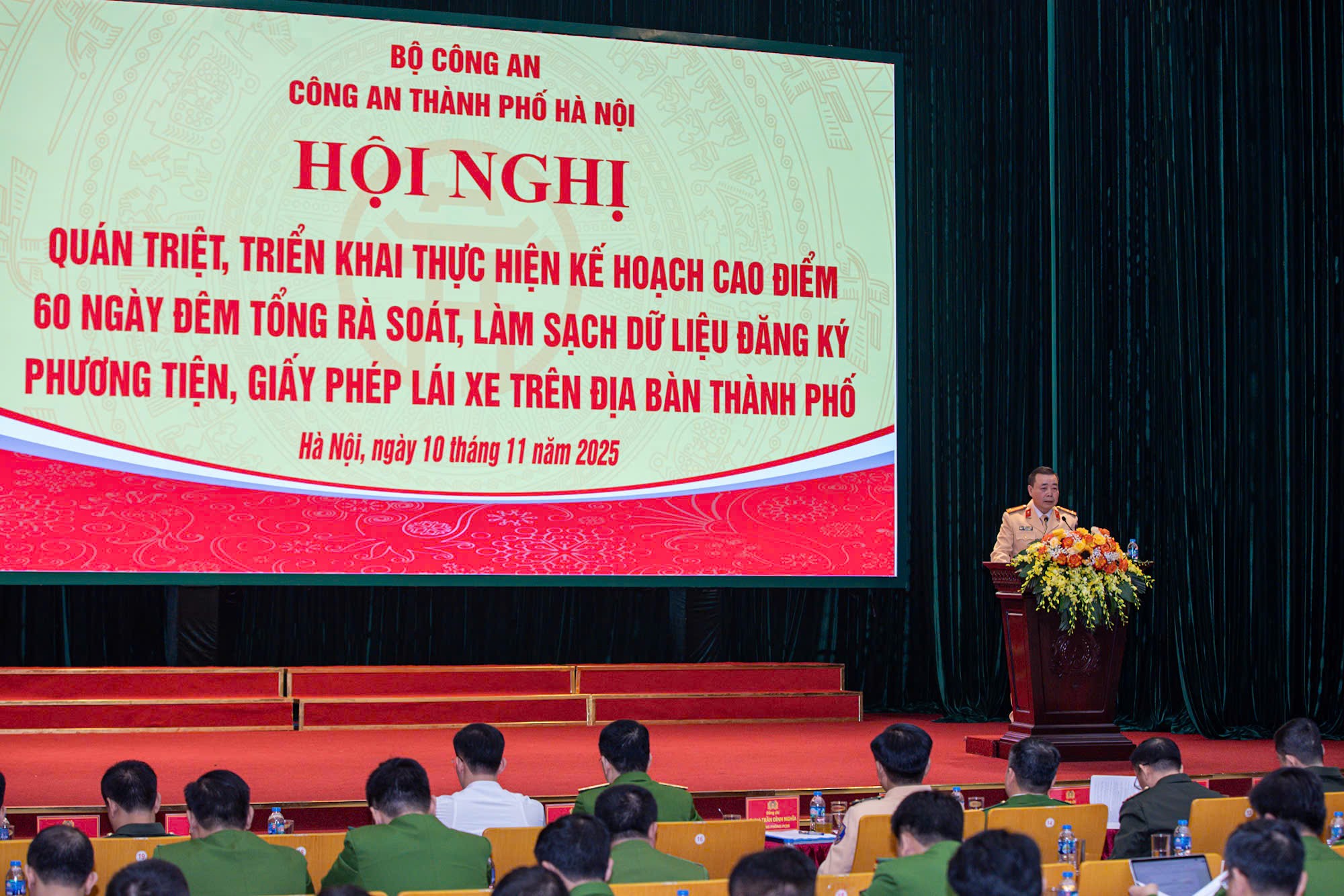 Hà Nội: Triển khai cao điểm 60 ngày đêm tổng rà soát, làm sạch dữ liệu đăng ký phương tiện, giấy phép lái xe - ảnh 2