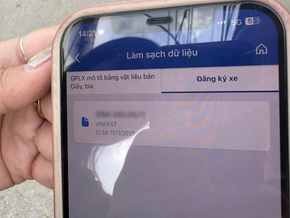 Hà Nội: Thu thập gần 14.000 hồ sơ dữ liệu đăng ký xe, giấy phép lái xe sau hơn một ngày triển khai cao điểm - ảnh 3