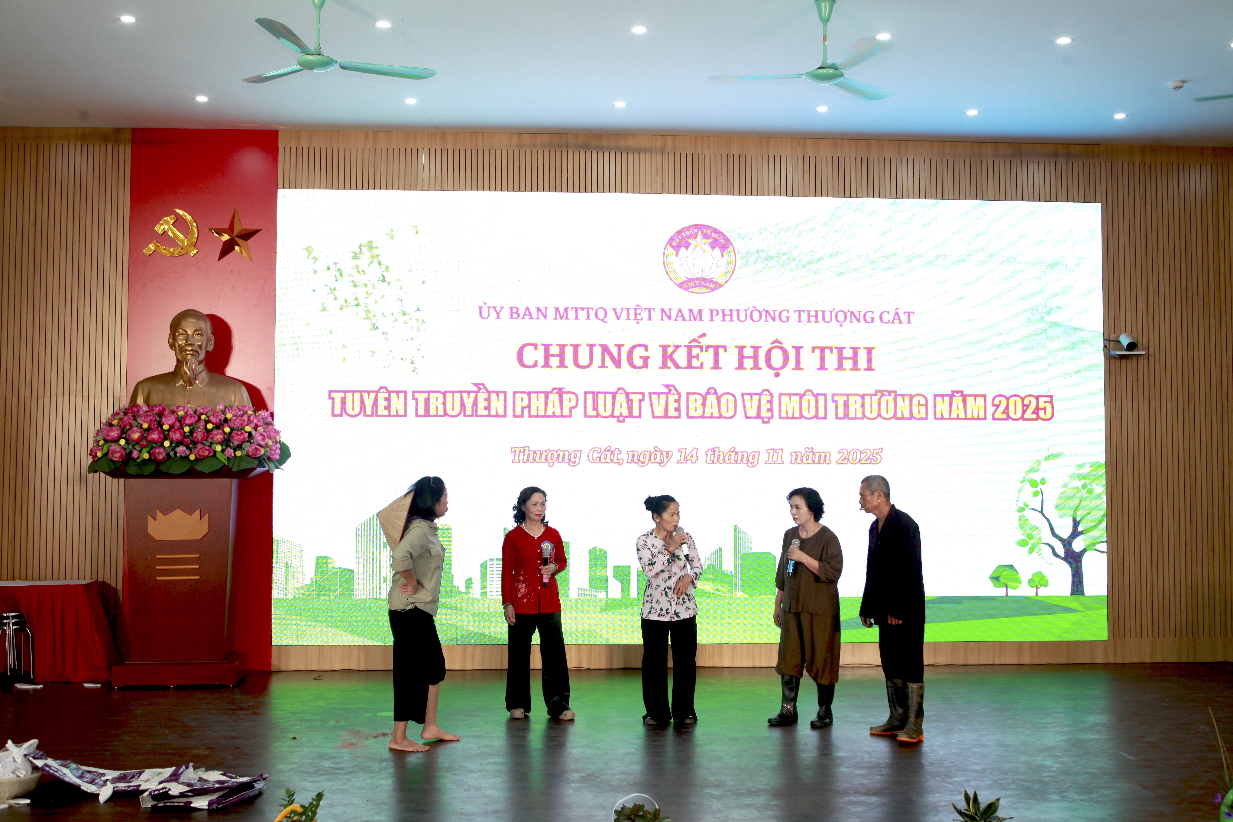 Sôi nổi Ngày hội Đại đoàn kết toàn dân tộc phường Thượng Cát - ảnh 6