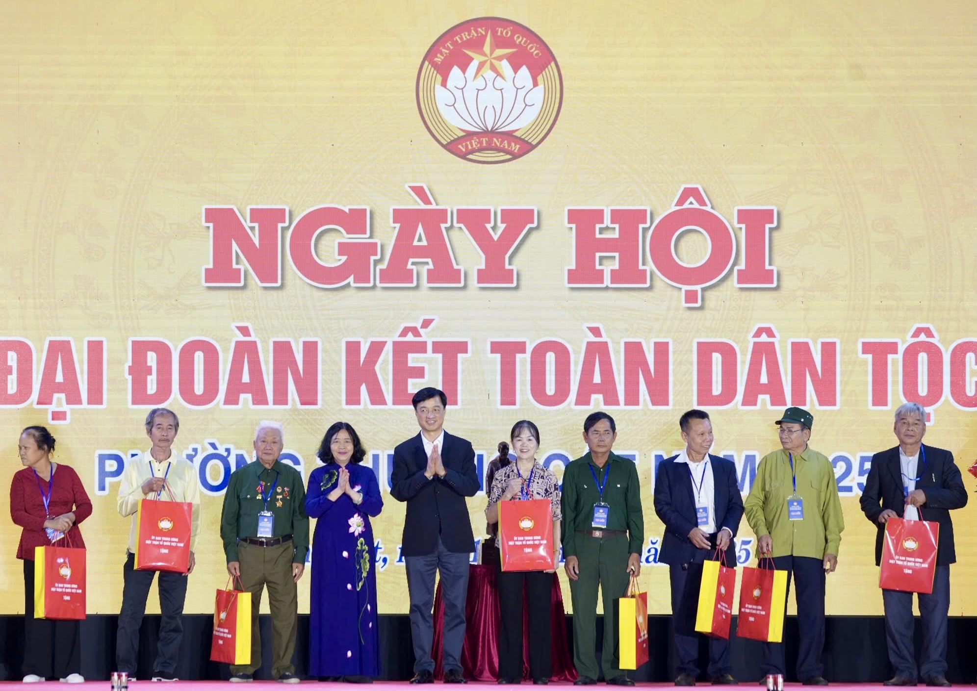 Tổng Bí thư Tô Lâm dự Ngày hội đại đoàn kết dân tộc tại phường Thượng Cát, thành phố Hà Nội - ảnh 6