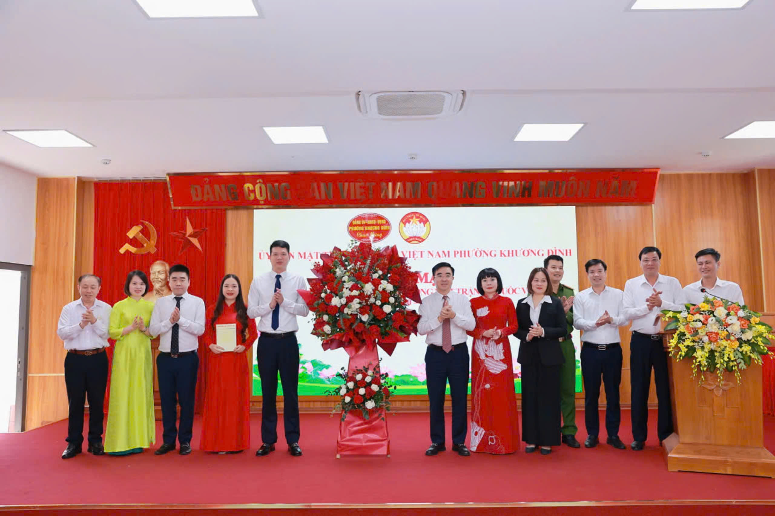 Phường Khương Đình tổ chức gặp mặt kỷ niệm 95 năm Ngày truyền thống Mặt trận tổ quốc Việt Nam - ảnh 1