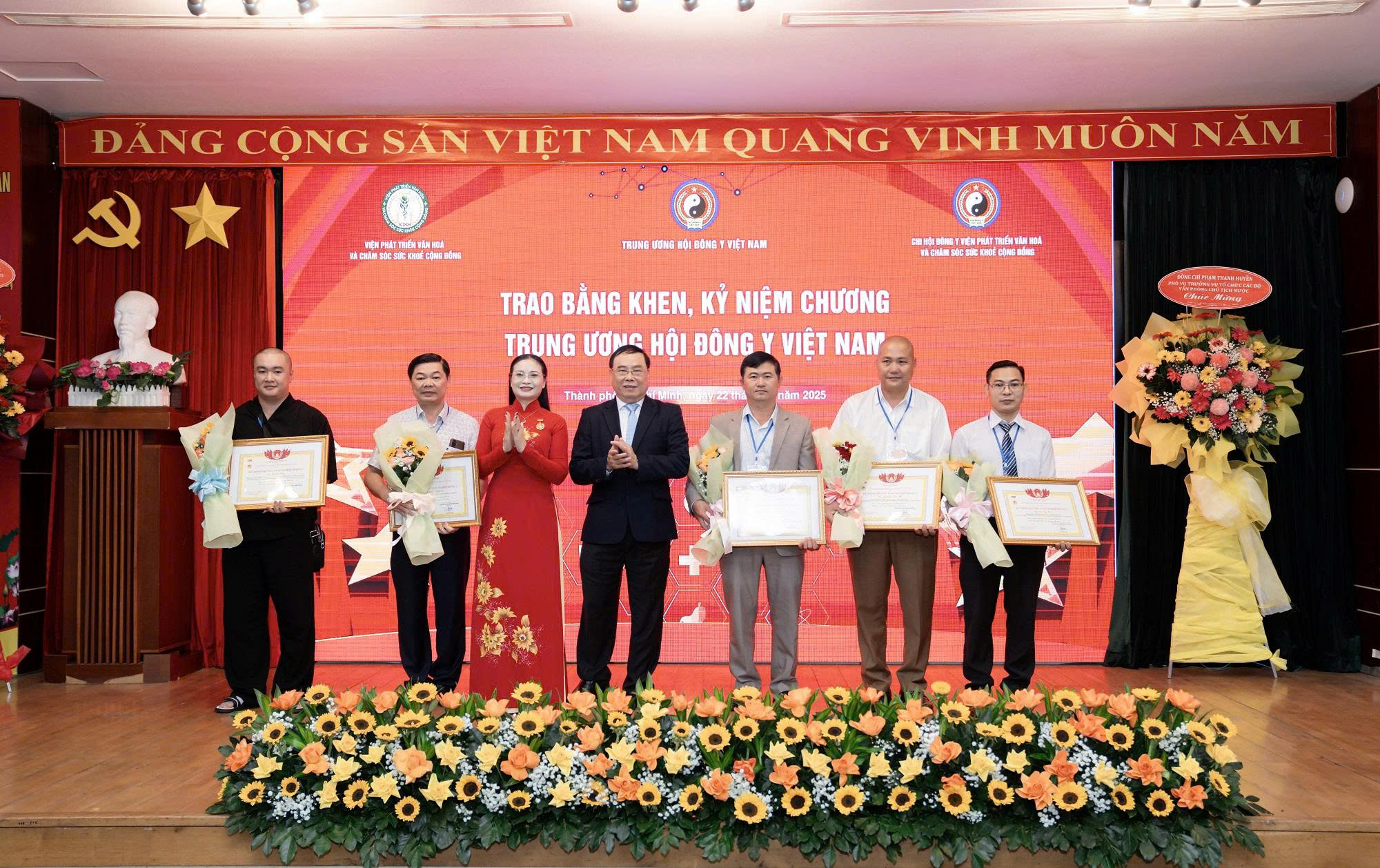 Bảo tồn và phát huy giá trị văn hóa, bản sắc của nền y học cổ truyền Việt Nam  - ảnh 9