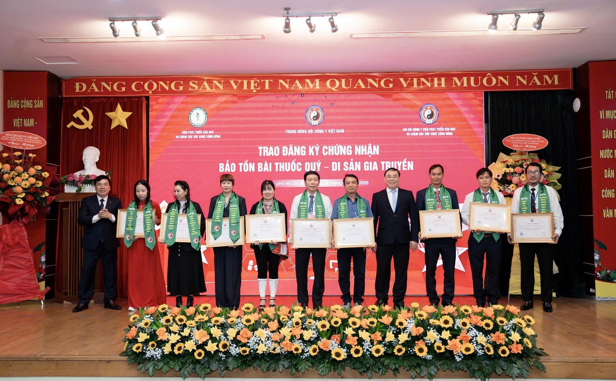 Bảo tồn và phát huy giá trị văn hóa, bản sắc của nền y học cổ truyền Việt Nam  - ảnh 6