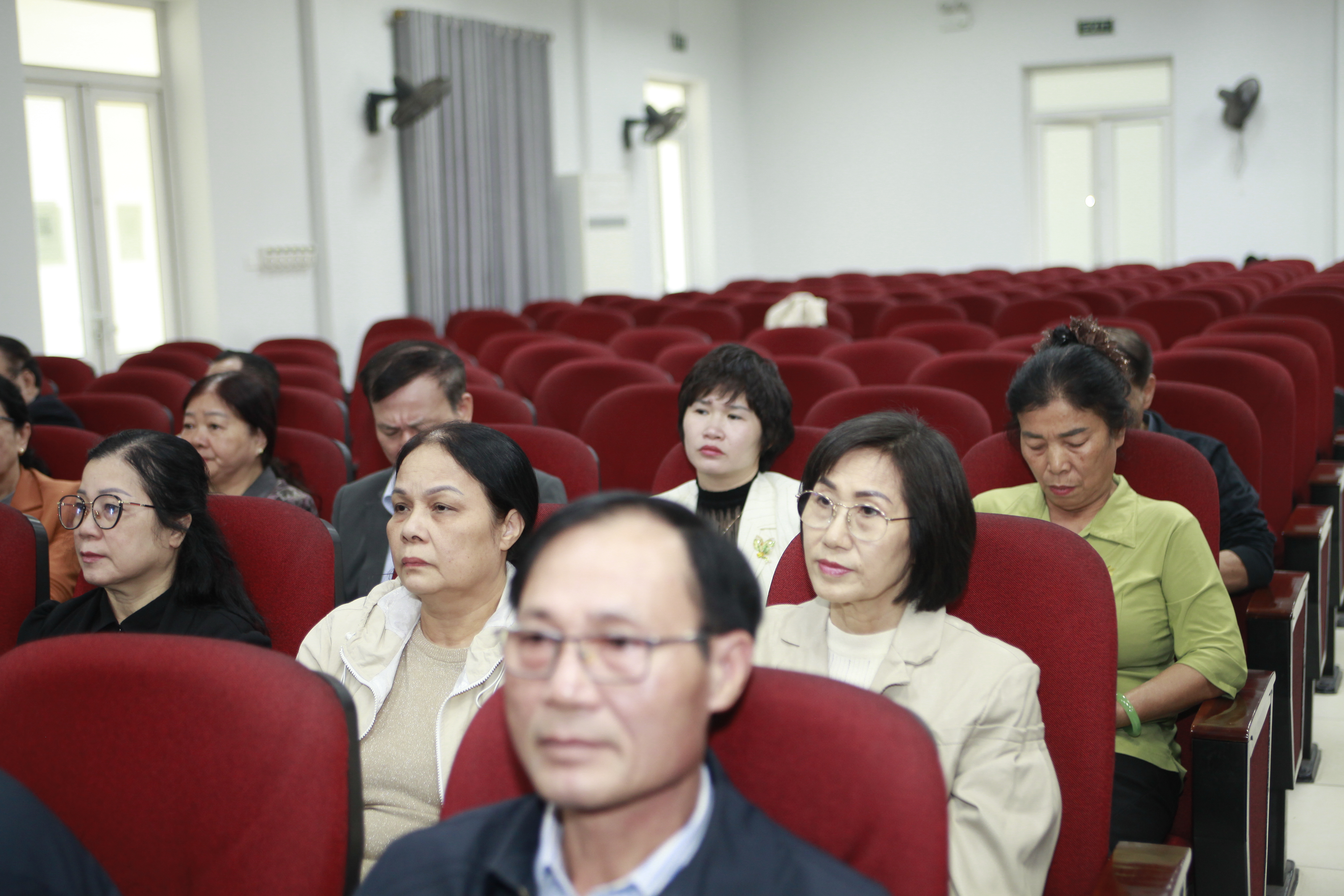 Nhiều ý kiến đóng góp Dự thảo Kế hoạch phát triển kinh tế - xã hội phường Phú Diễn năm 2026 - ảnh 5