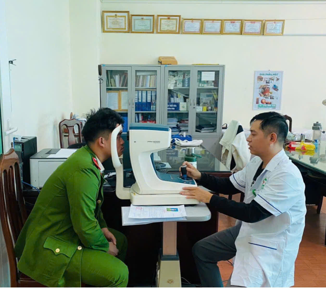 Hà Nội: Tổ chức khám sức khỏe xét chuyển chuyên nghiệp đối với hạ sĩ quan nghĩa vụ  - ảnh 1