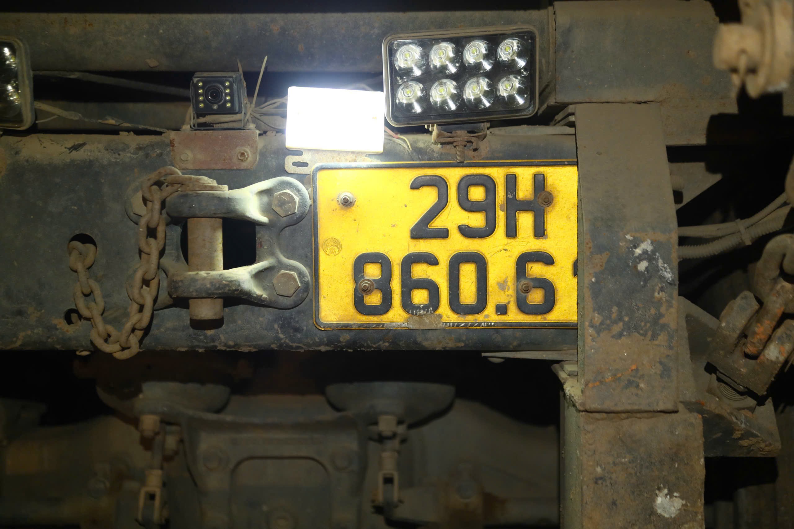 Hà Nội: Xuyên đêm kiểm soát hoạt động vận tải, gần 70 vi phạm bị xử lý - ảnh 5