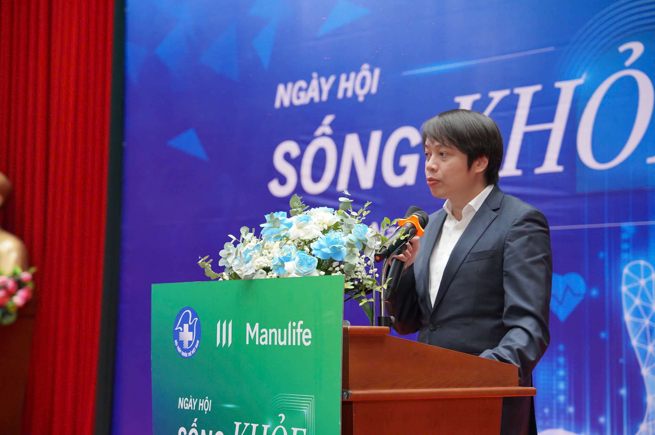 Khám, tư vấn cho người dân trong chương trình khắc phục hậu quả bão lũ - ảnh 1