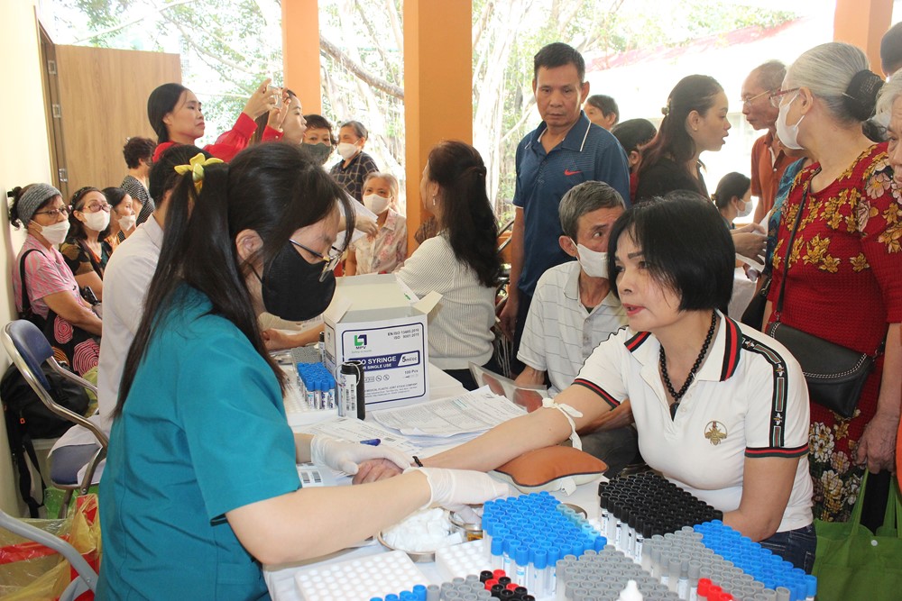 Hà Nội quan tâm chăm sóc sức khỏe cho người cao tuổi, chung tay để tuổi già an vui - ảnh 3