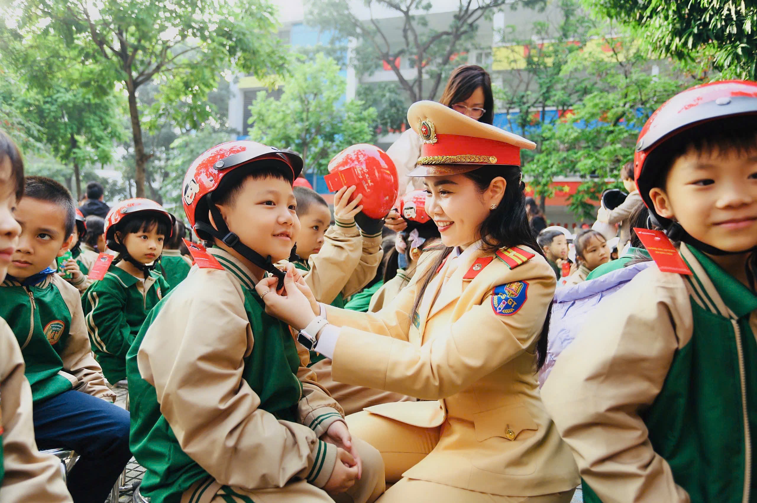 Hà Nội: Tuyên truyền văn hoá giao thông cho hơn 1.600 học sinh trường Tiểu học Trung Tự - ảnh 2