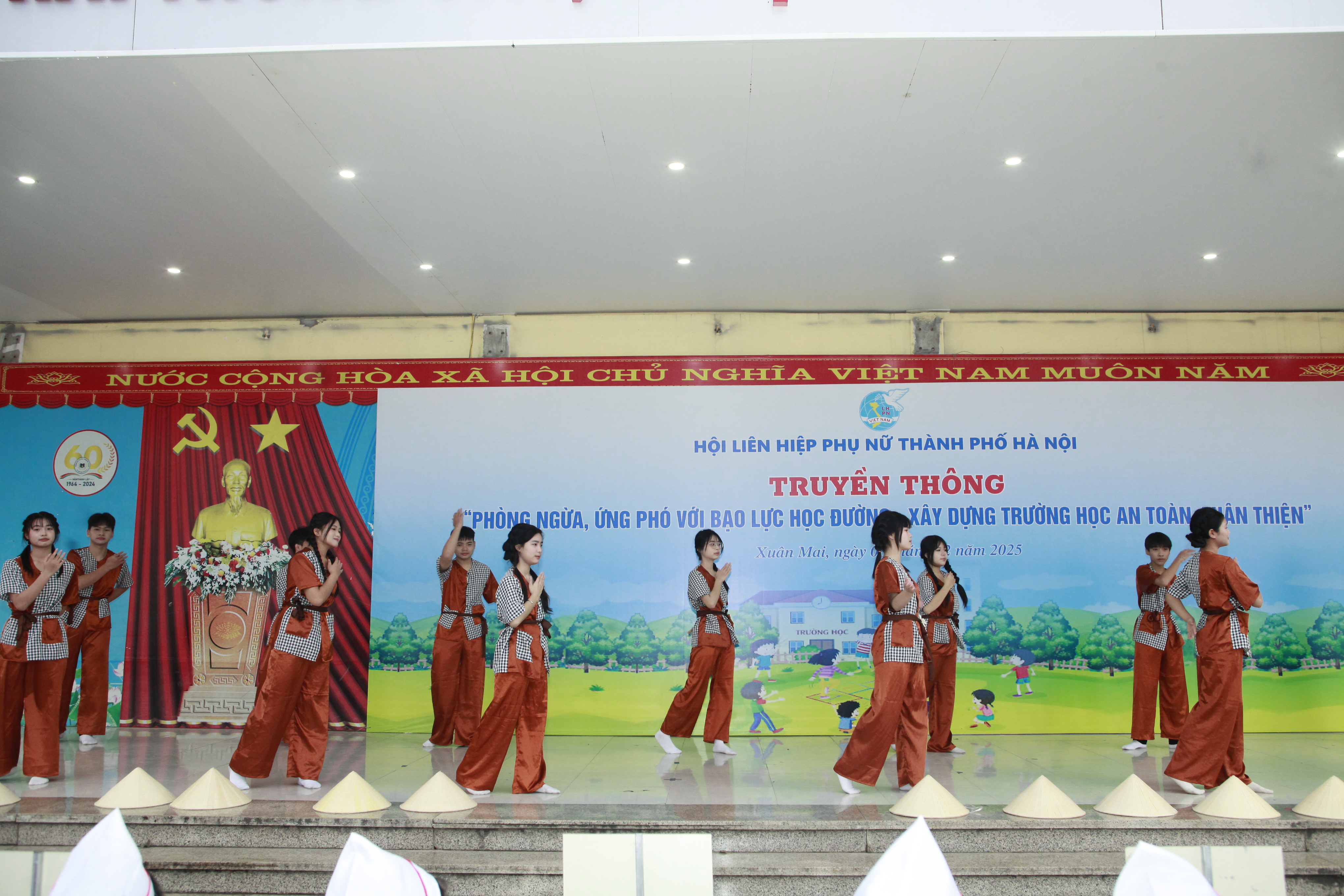 Hà Nội: Truyền thông phòng ngừa, ứng phó với bạo lực học đường cho hơn 800 học sinh - ảnh 10