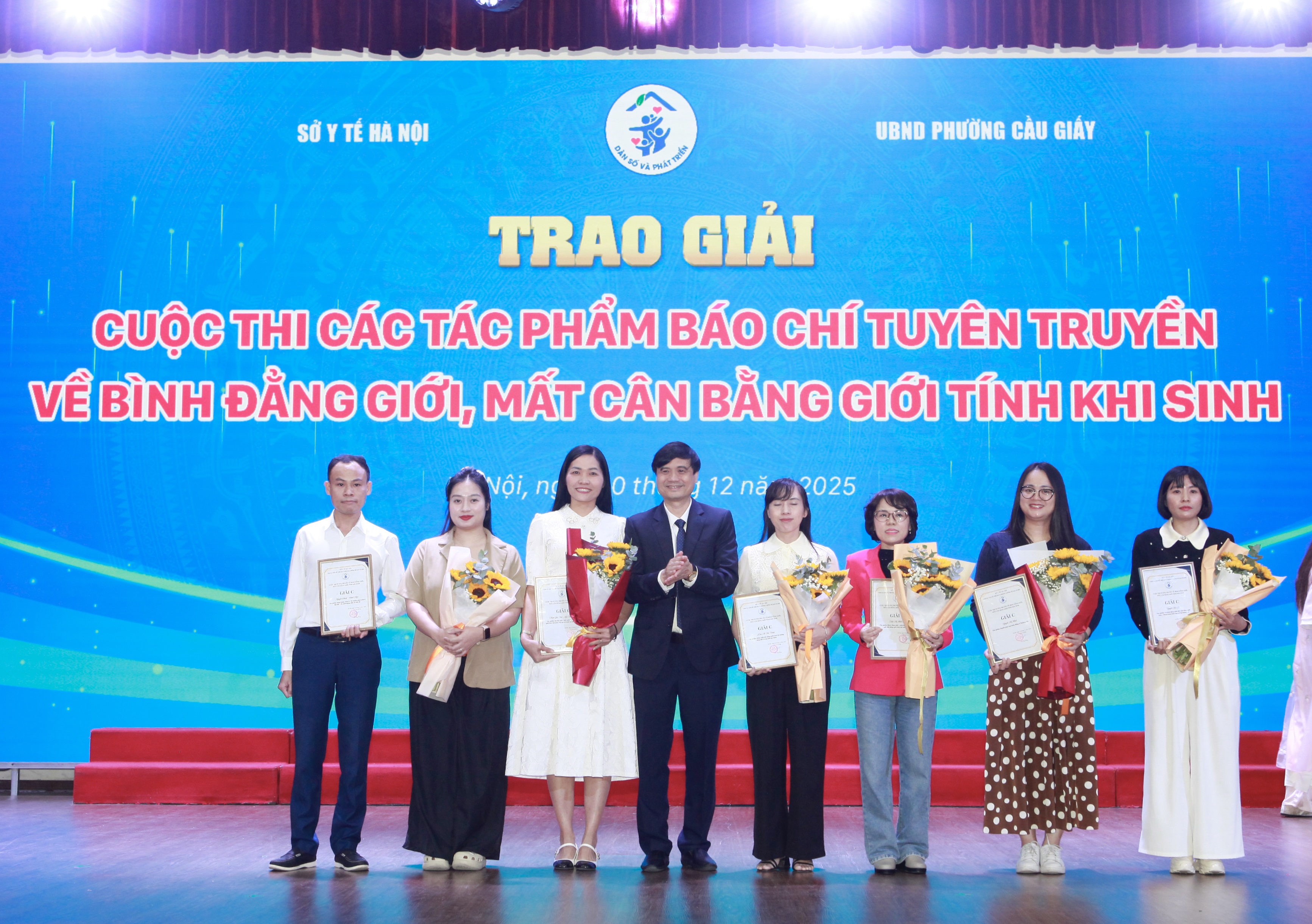 Báo Phụ nữ Thủ đô đạt Giải A Cuộc thi về Bình đẳng giới và mất cân bằng giới tính khi sinh năm 2025 - ảnh 7