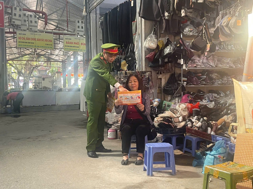 Tăng cường hướng dẫn, kiểm tra, tuyên truyền phòng cháy chữa cháy đến các chợ   - ảnh 3