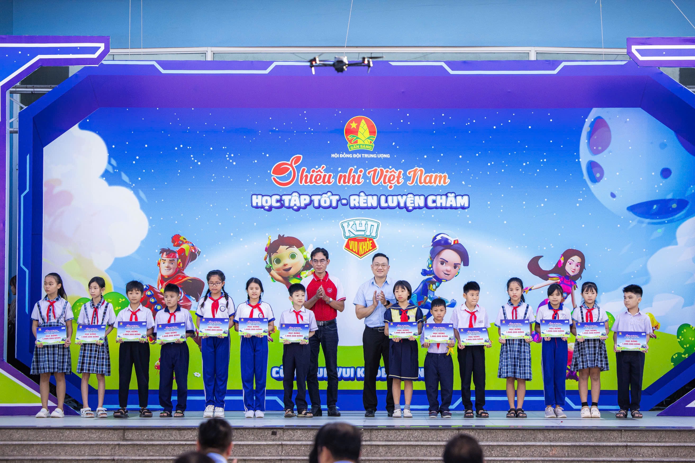 Hơn 2.000 thiếu nhi tham dự ngày hội “Thiếu nhi Việt Nam - Học tập tốt, rèn luyện chăm” - ảnh 1