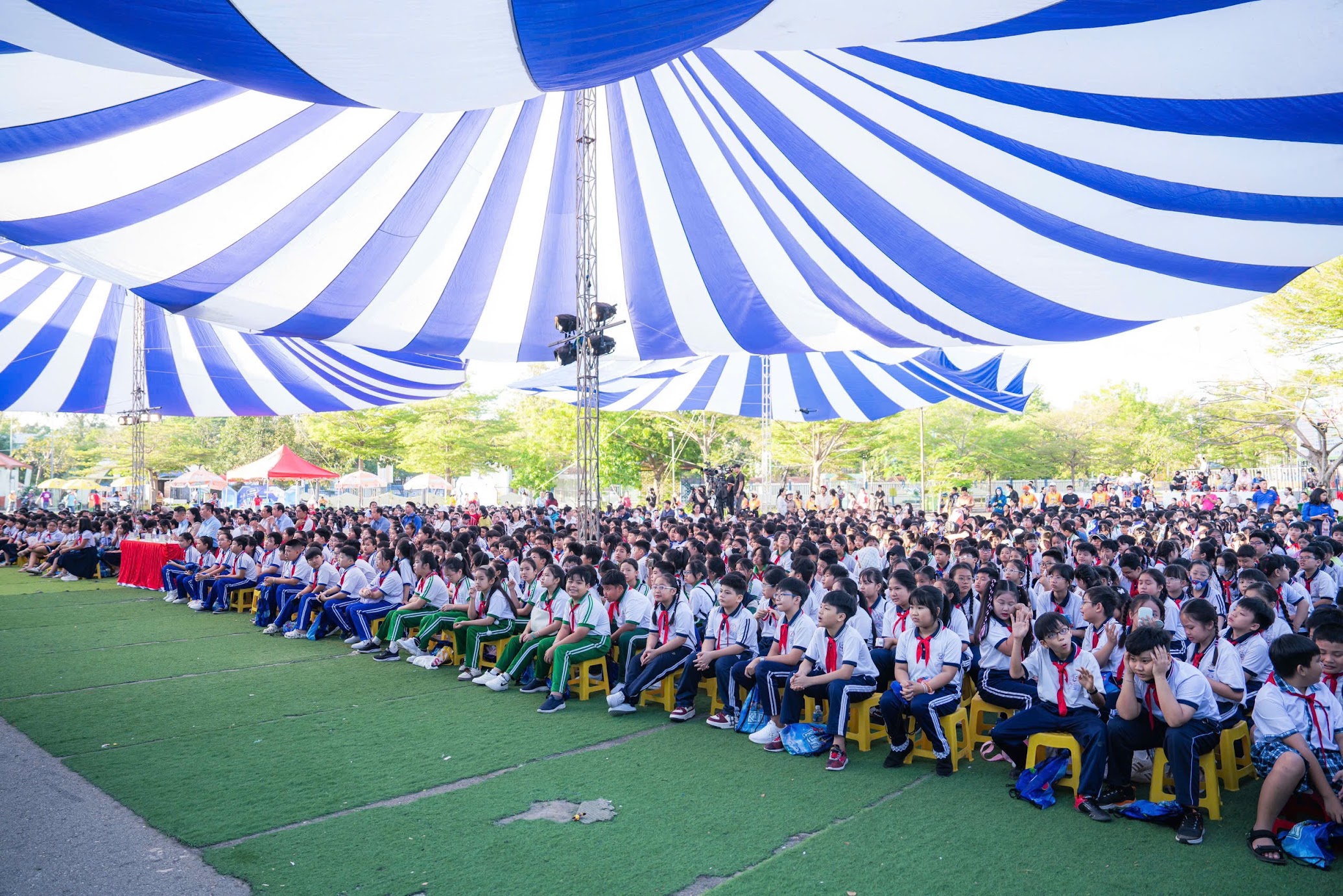 Hơn 2.000 thiếu nhi tham dự ngày hội “Thiếu nhi Việt Nam - Học tập tốt, rèn luyện chăm” - ảnh 2