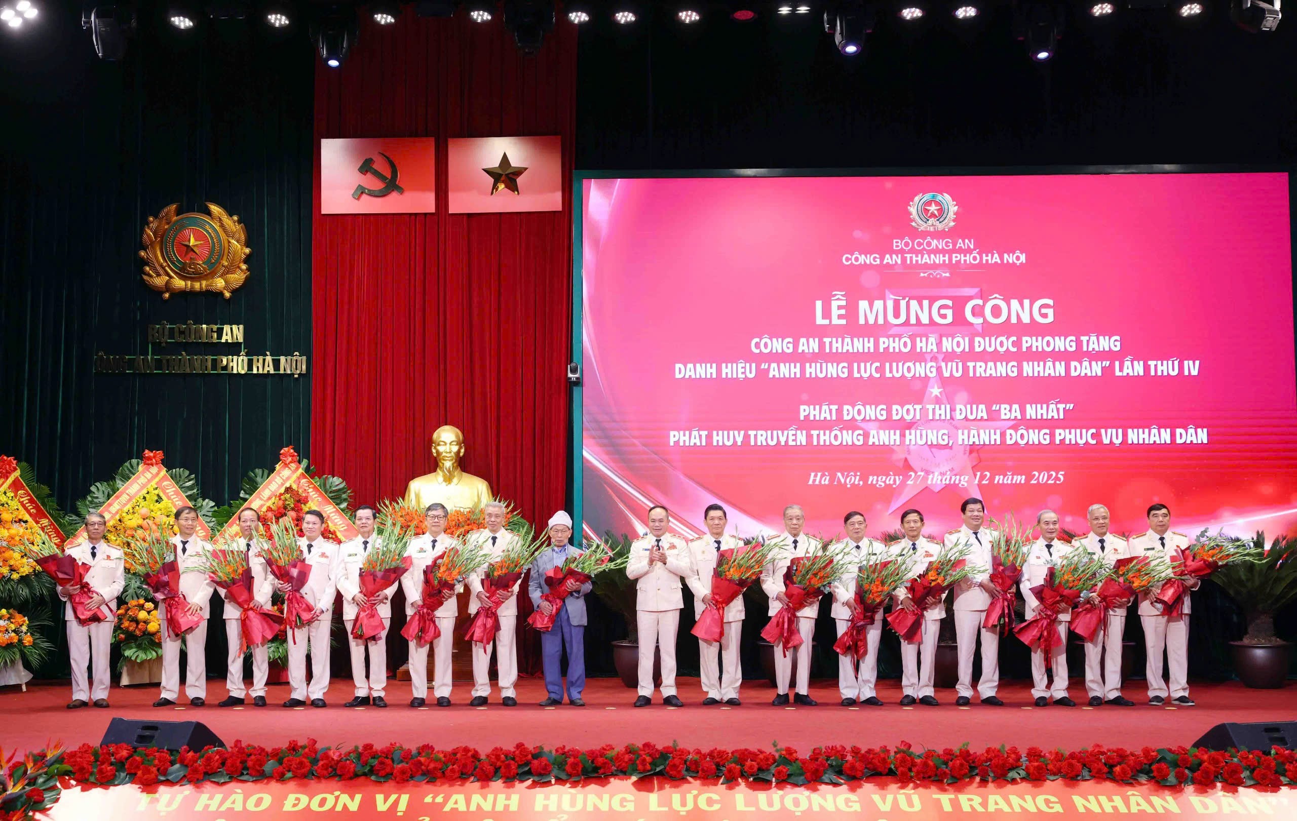 Công an thành phố Hà Nội đón nhận danh hiệu Anh hùng lực lượng vũ trang Nhân dân lần thứ IV - ảnh 5