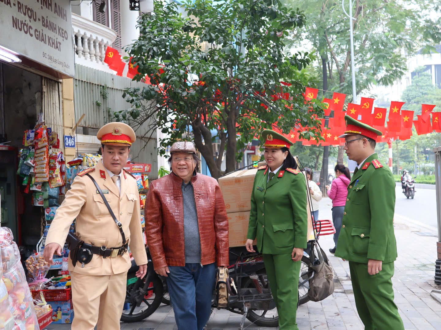 Hà Nội: Chủ động bảo đảm trật tự an toàn giao thông, trật tự đô thị phục vụ Tết Dương lịch 2026 - ảnh 5