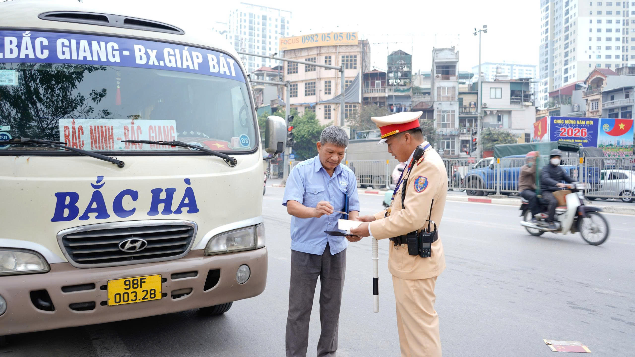 Hà Nội: Đảm bảo an toàn giao thông trong vận tải hành khách dịp Tết Dương lịch 2026 - ảnh 7