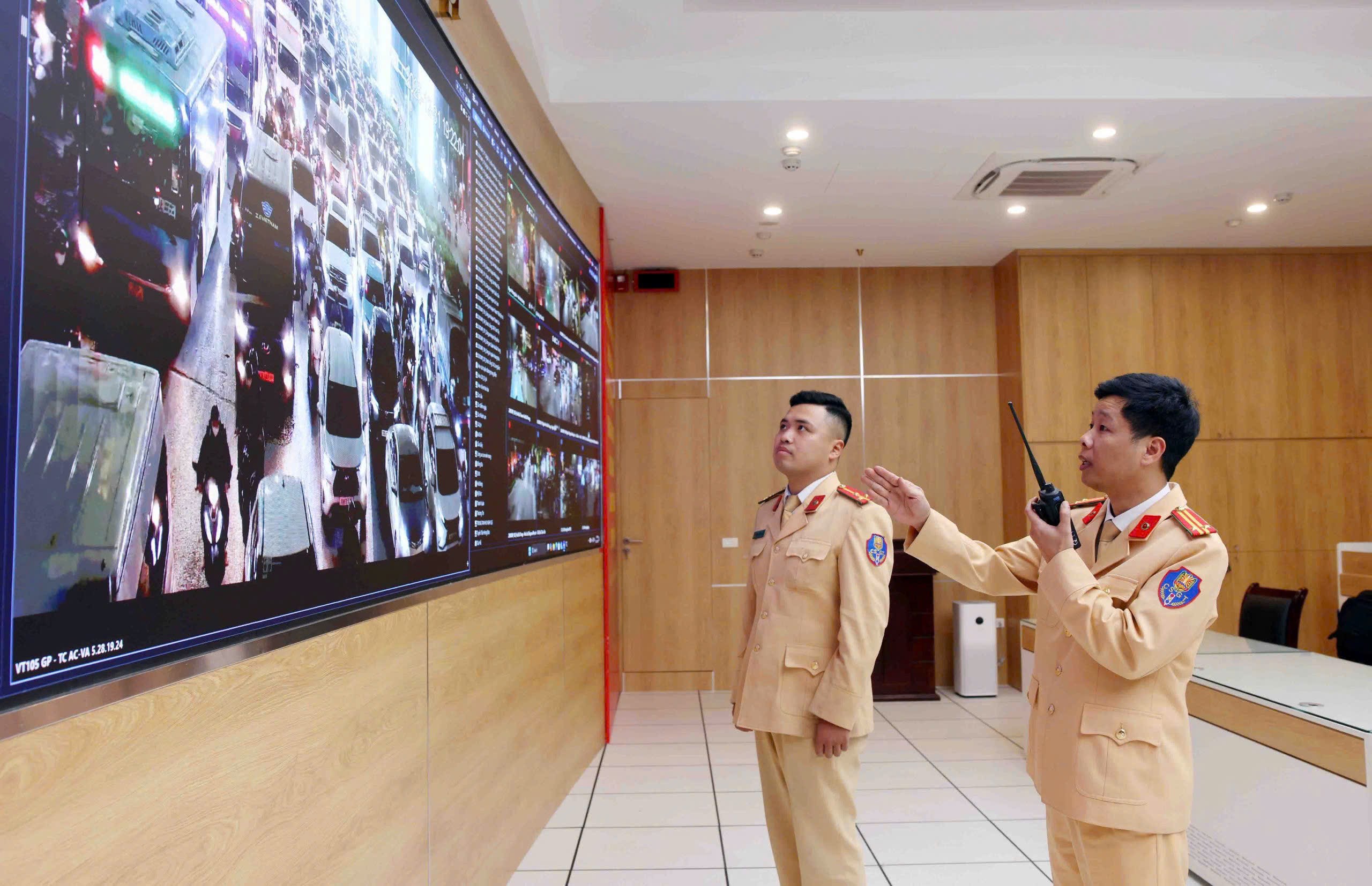 Hà Nội: Camera AI ghi nhận hơn 100 trường hợp vi phạm giao thông trong ngày đầu kỳ nghỉ Tết Dương lịch 2026 - ảnh 4