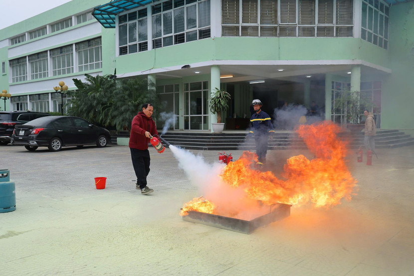 Tuyên truyền phổ biến pháp luật về phòng cháy chữa cháy cho các cơ sở kinh doanh - ảnh 1