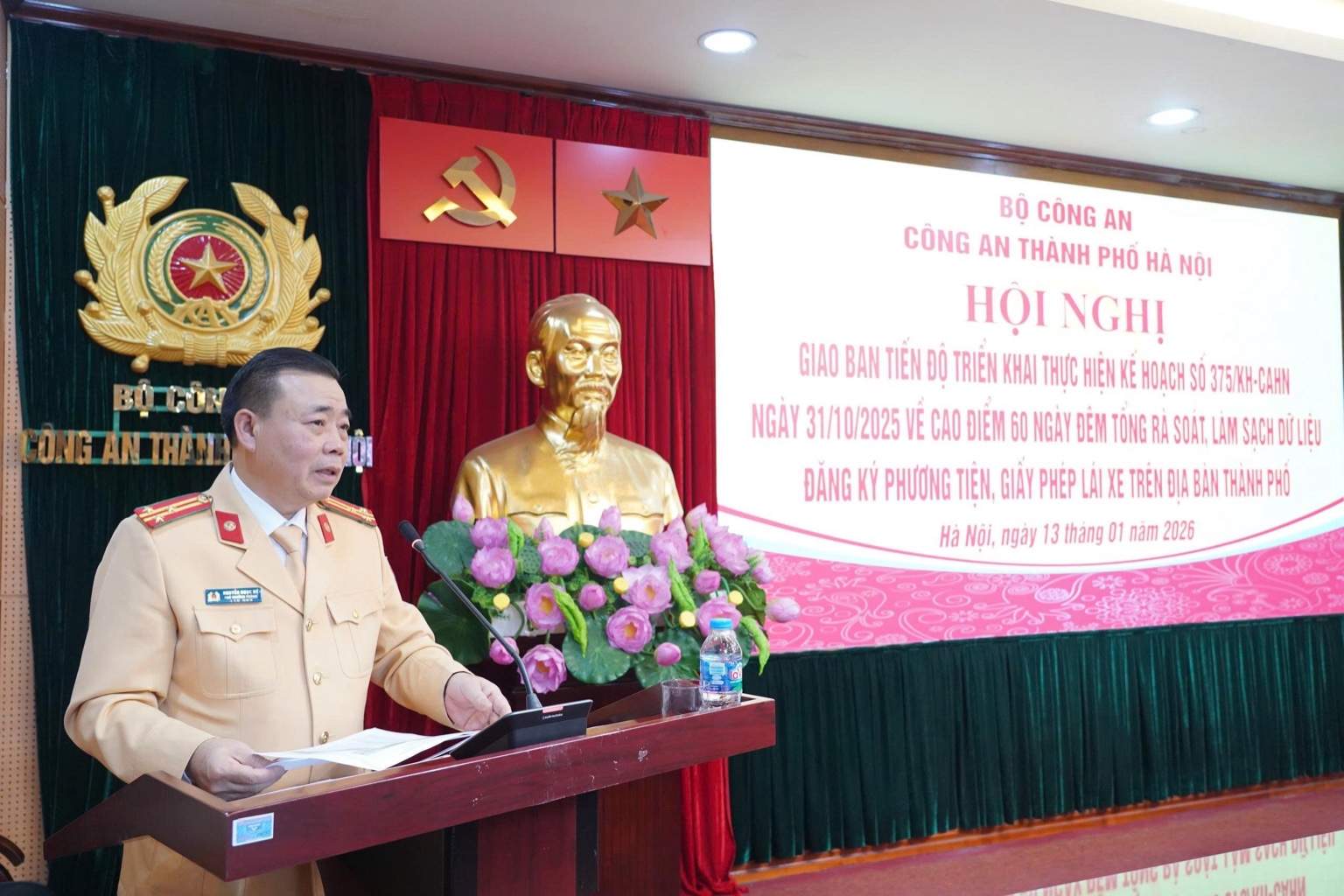 Hà Nội: Tập trung cao điểm, tăng tốc “nước rút” làm sạch dữ liệu đăng ký phương tiện, giấy phép lái xe - ảnh 2