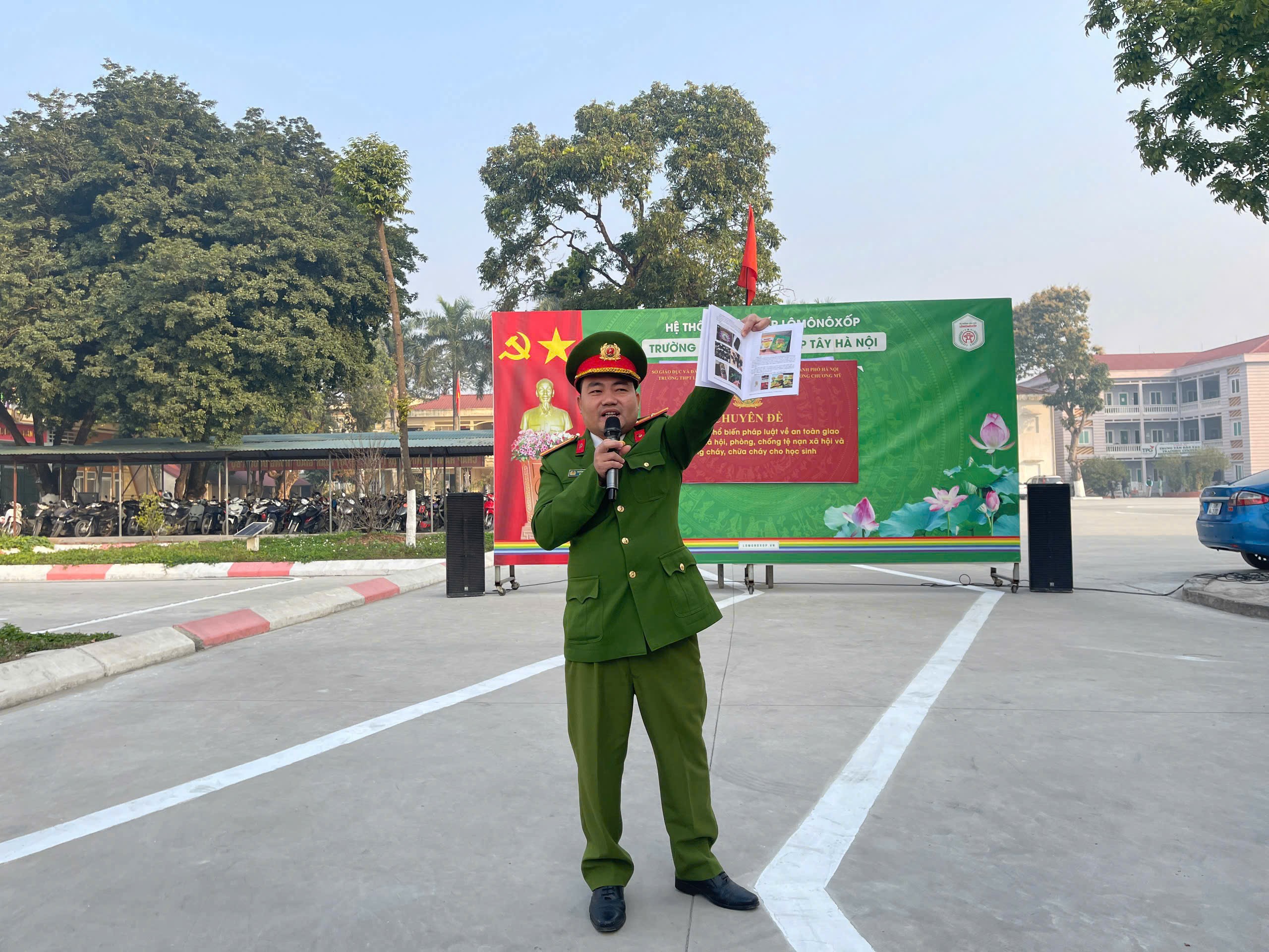 Chương Mỹ: Tuyên truyền pháp luật về an toàn giao thông và phòng, chống tệ nạn xã hội trong trường học - ảnh 2