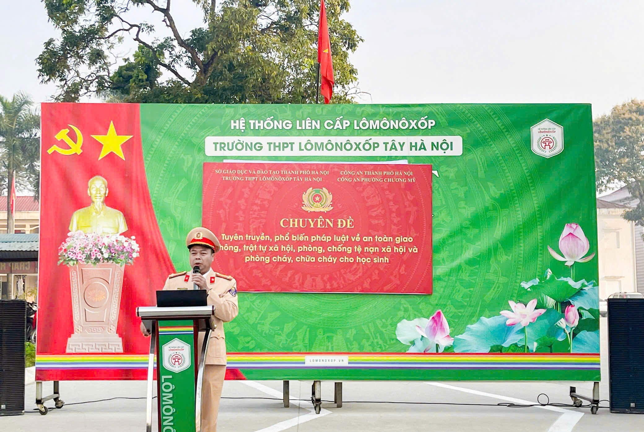 Chương Mỹ: Tuyên truyền pháp luật về an toàn giao thông và phòng, chống tệ nạn xã hội trong trường học - ảnh 1