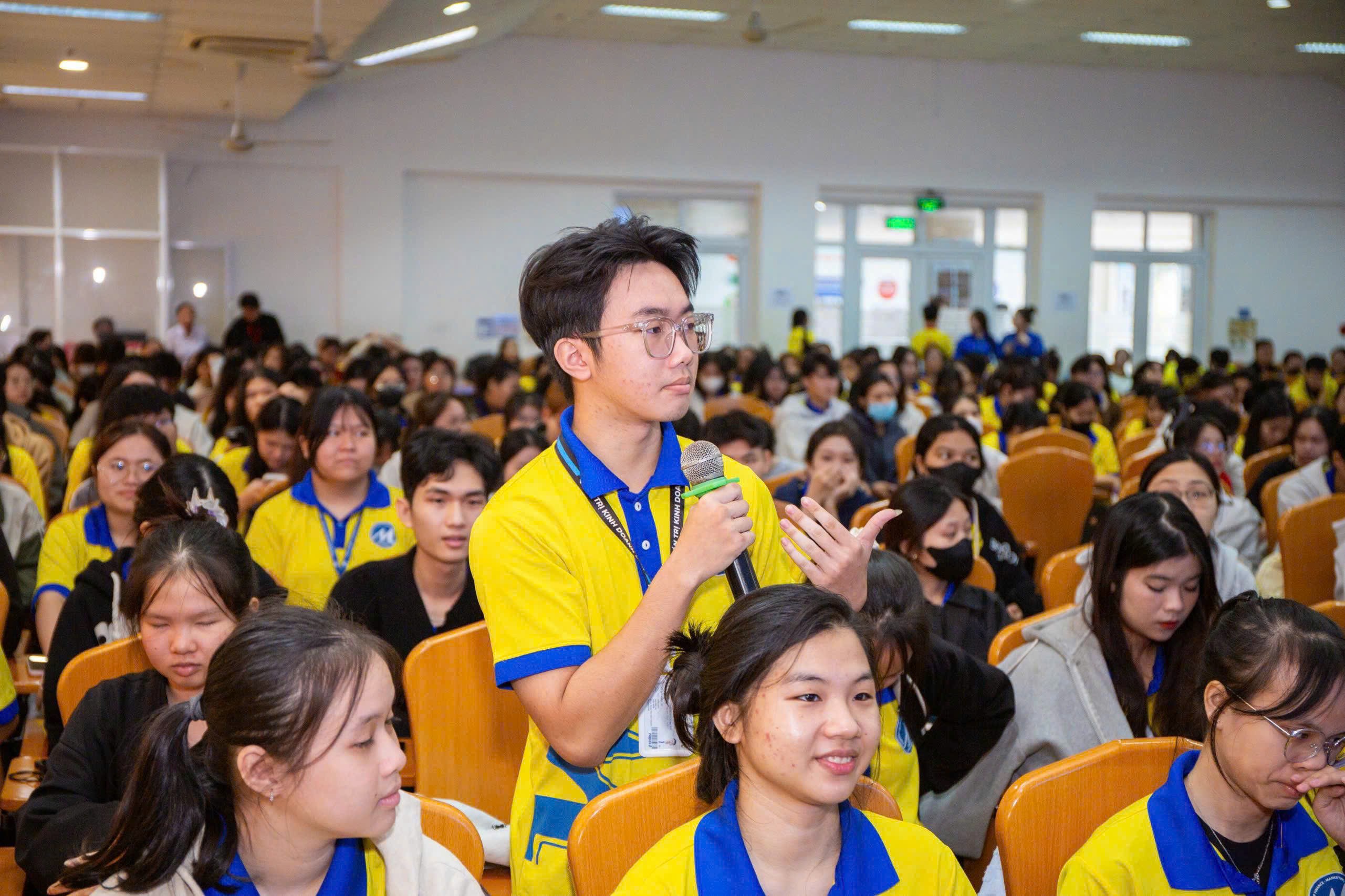 Trao 1.000 suất học bổng cho sinh viên của 50 trường Đại học trên toàn quốc - ảnh 2