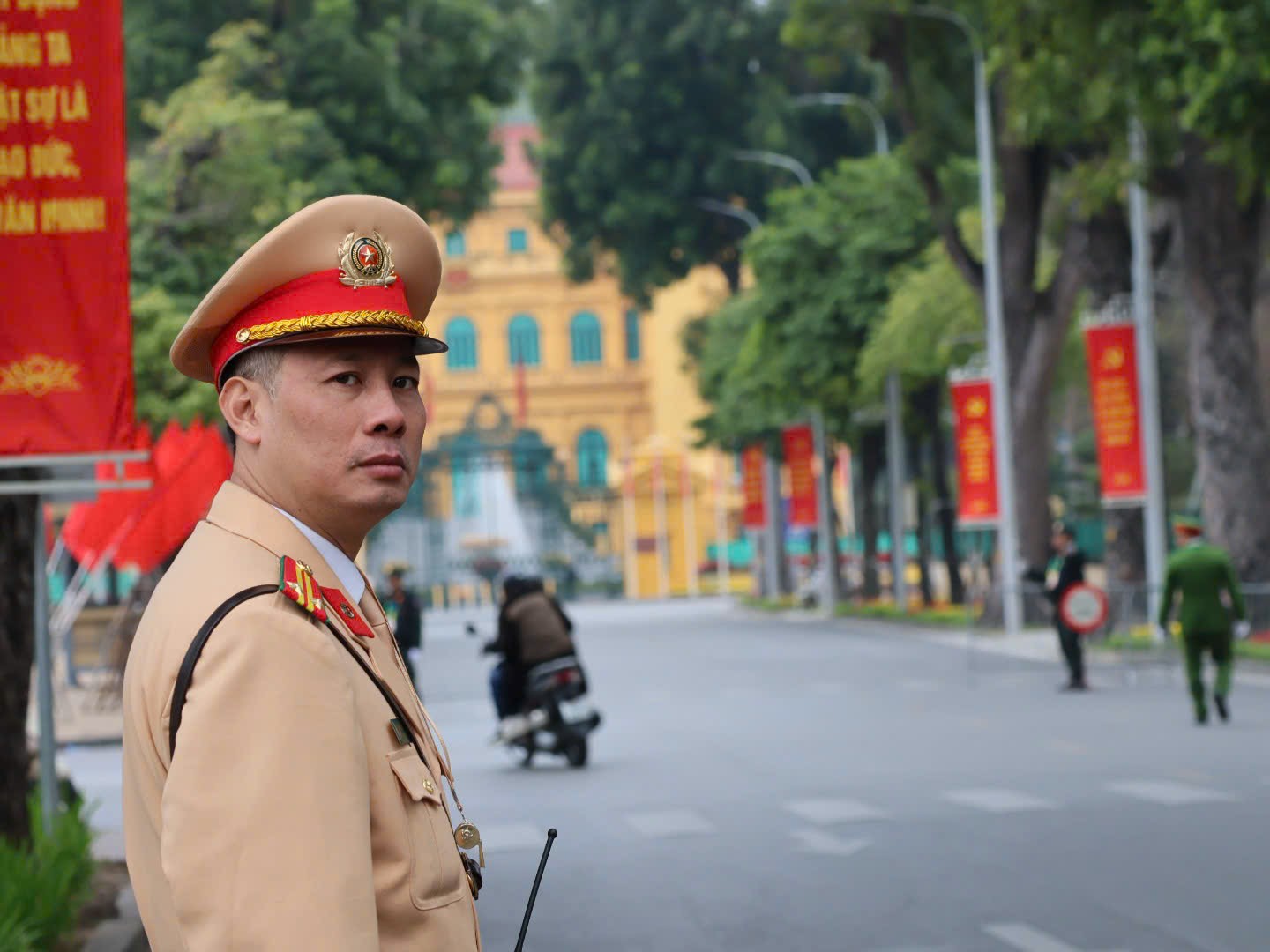 Hà Nội: Giao thông thông suốt, an ninh được bảo đảm trong ngày làm việc thứ năm của Đại hội - ảnh 5