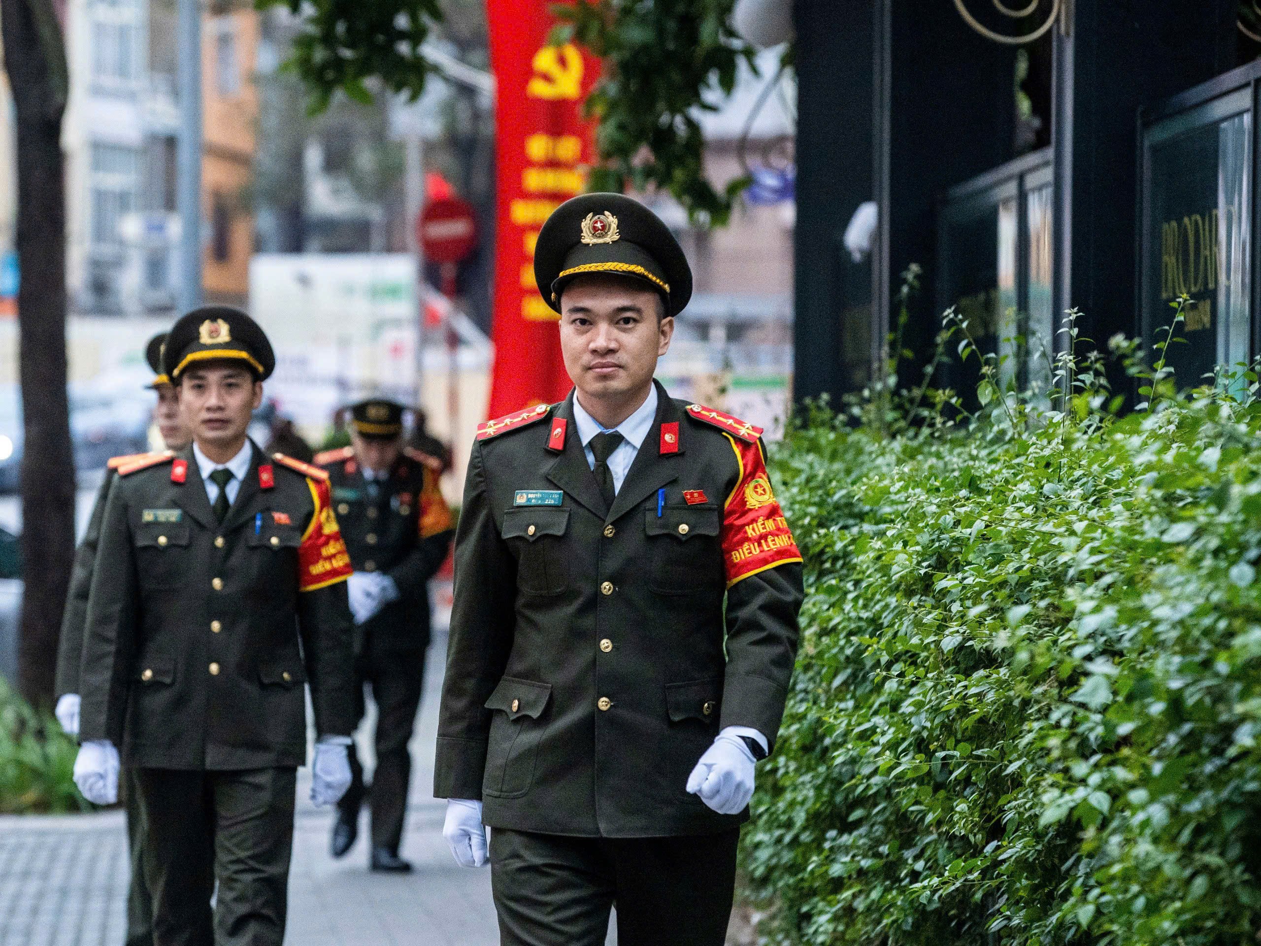 Hà Nội: Giao thông thông suốt, an ninh được bảo đảm trong ngày làm việc thứ năm của Đại hội - ảnh 2