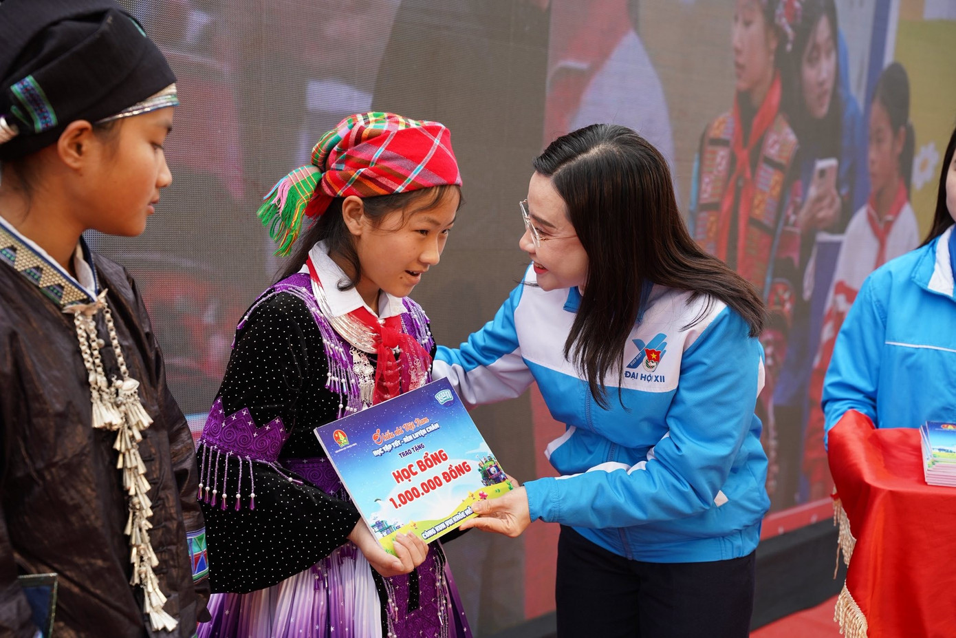 Mang Xuân sẻ chia - Tết yêu thương đến với thiếu nhi vùng cao Tuyên Quang - ảnh 1